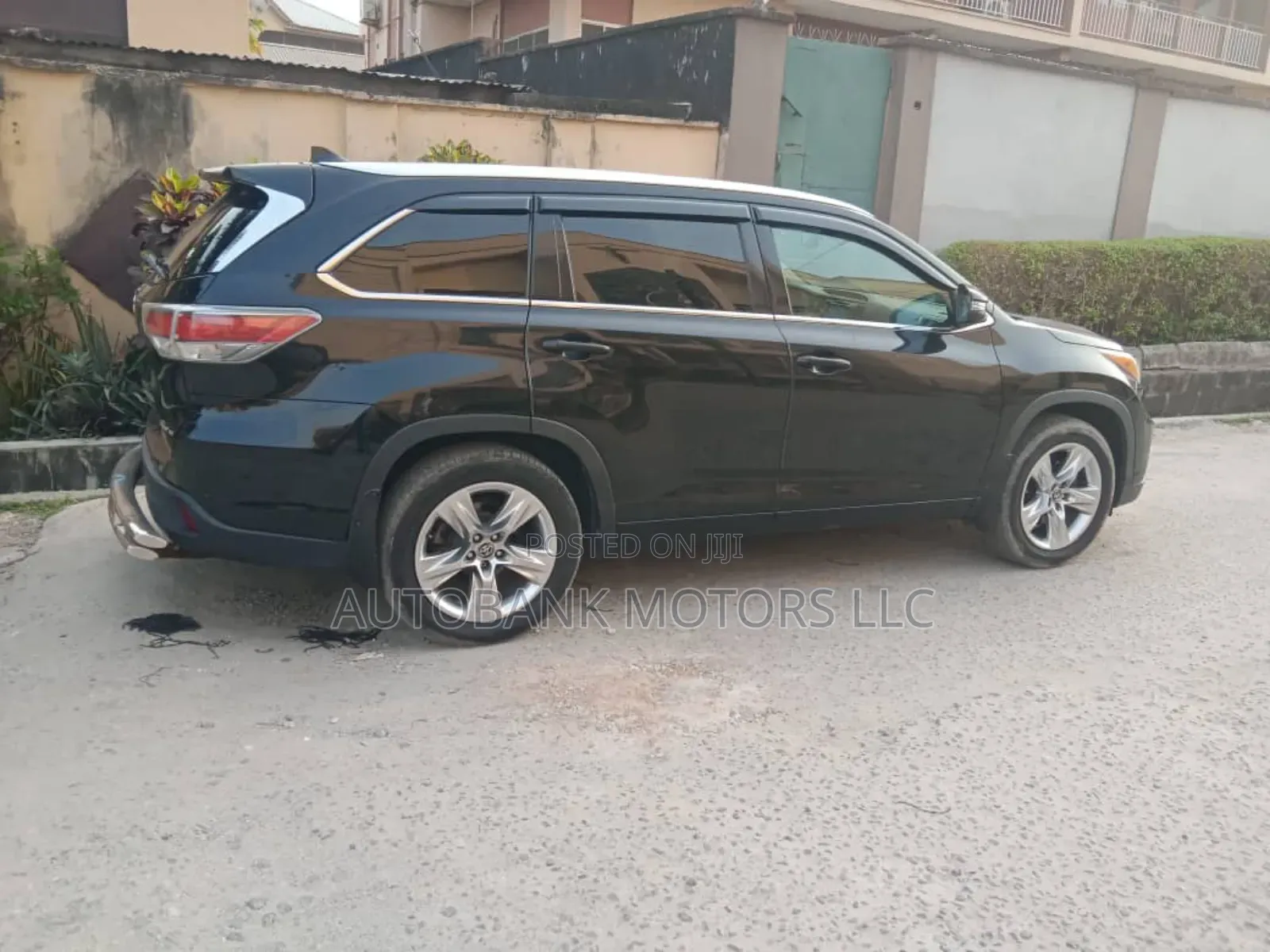 Toyota Highlander Limited Platinum 4dr SUV AWD (3.5L 6cyl 6A) 2015 Gray