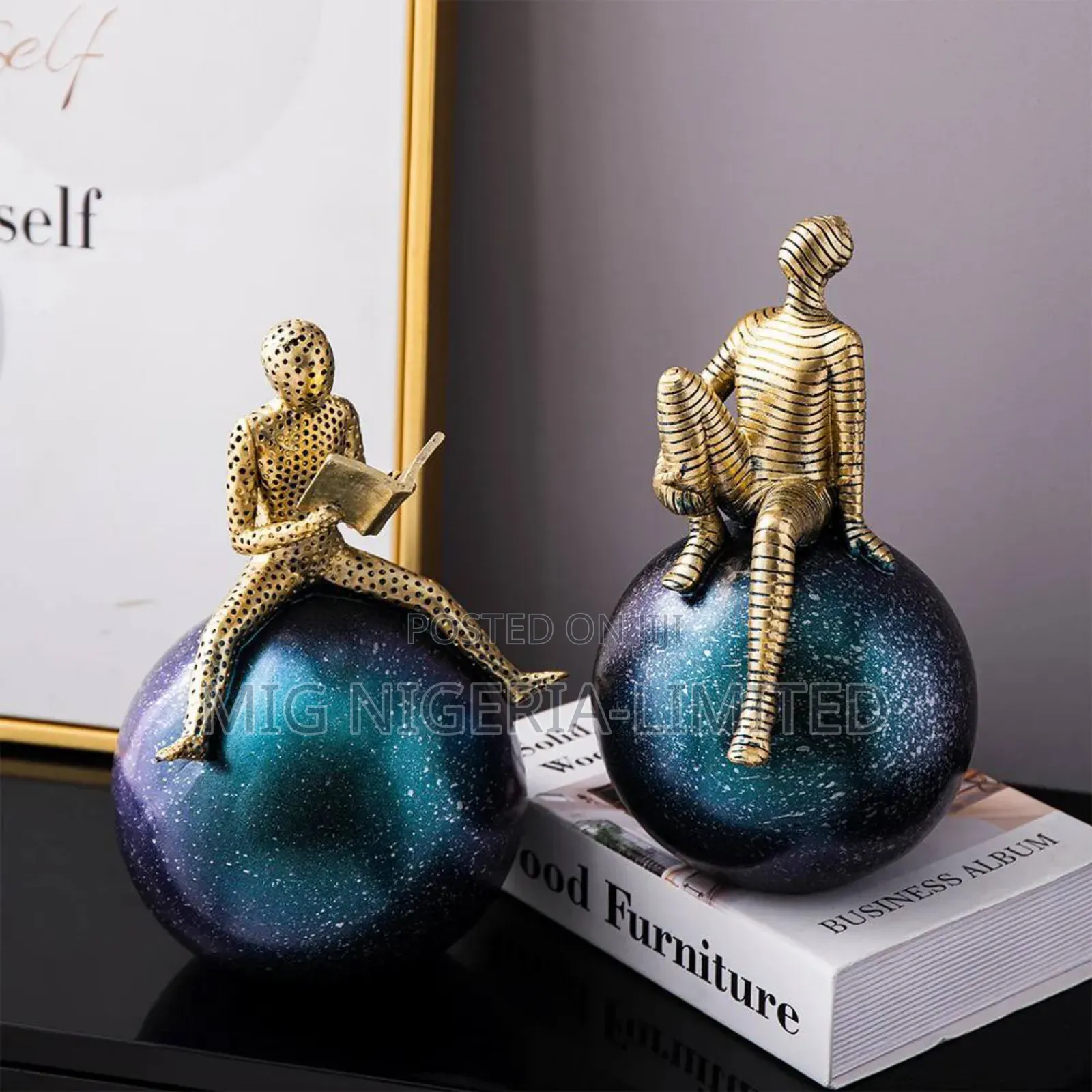 Figurine Shelves Status Table Top and Shelves Decor 1pc