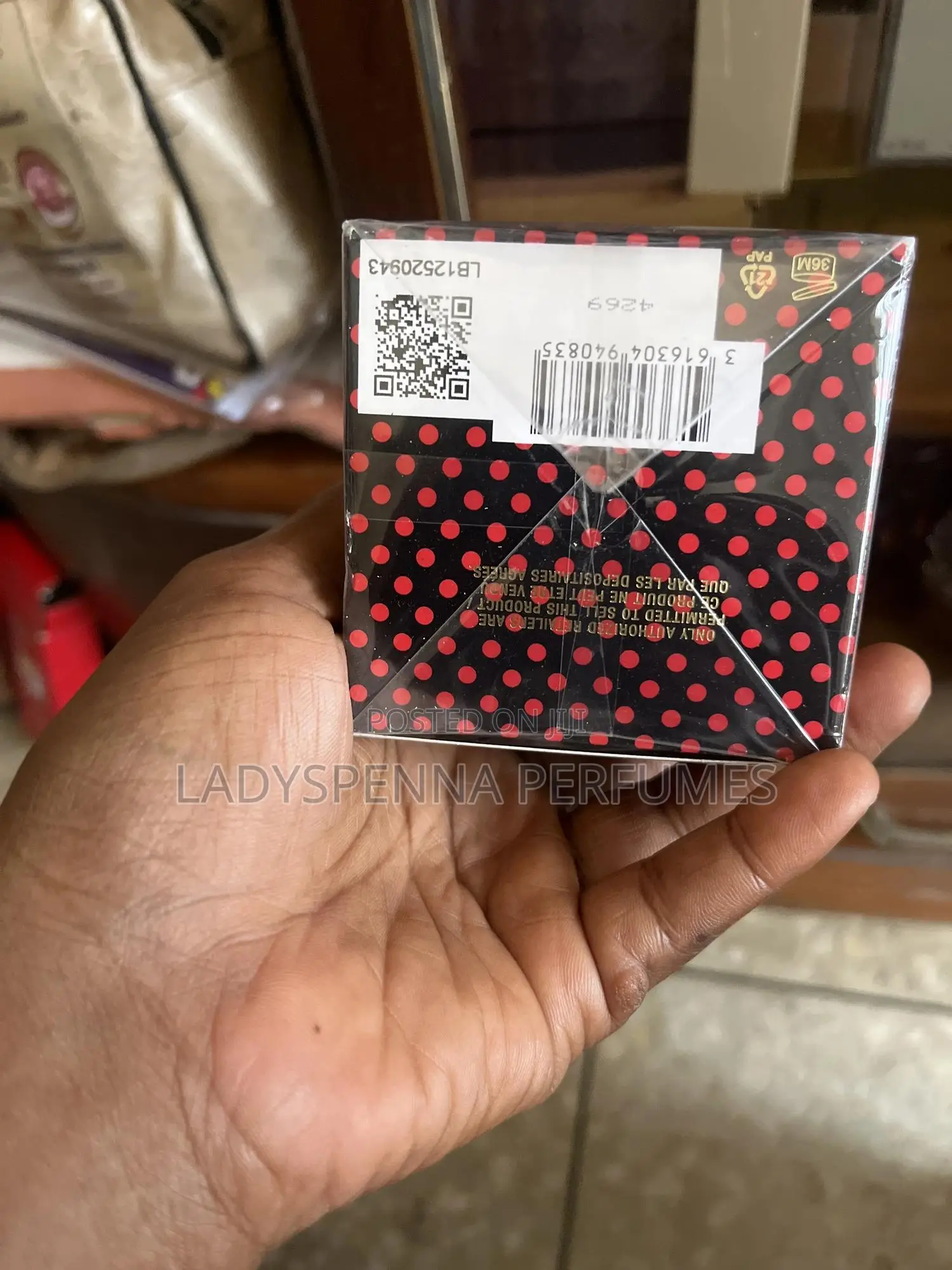Marc Jacobs Dot