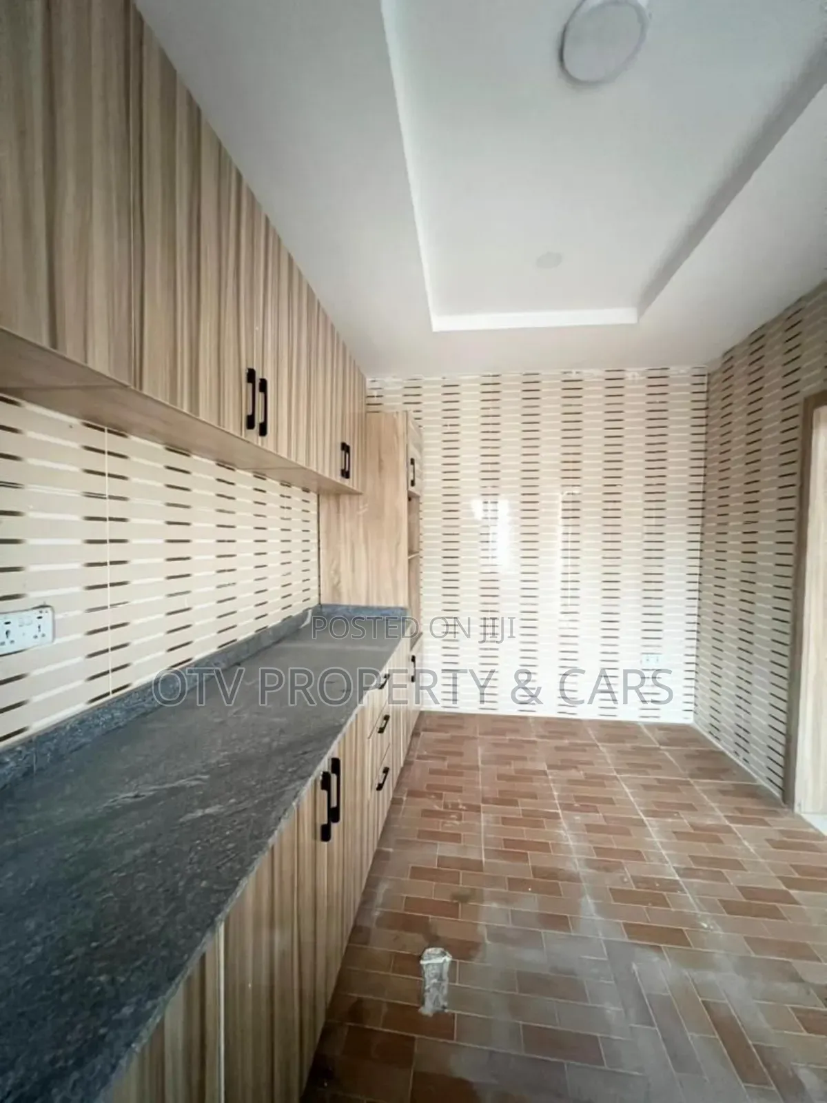 3bdrm Apartment in Ikate for sale