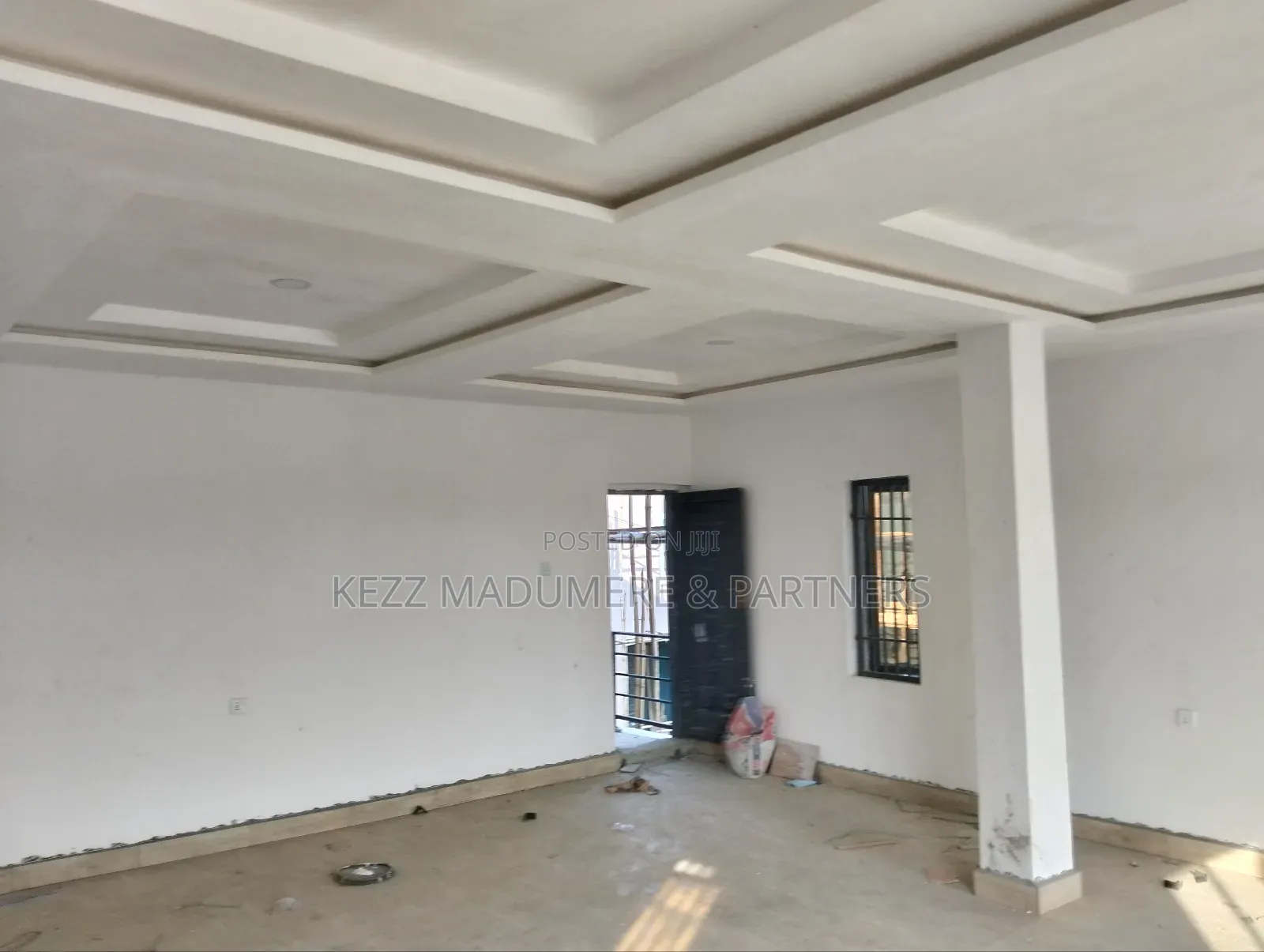 To Let : This Is a Massive Upstairs Hall