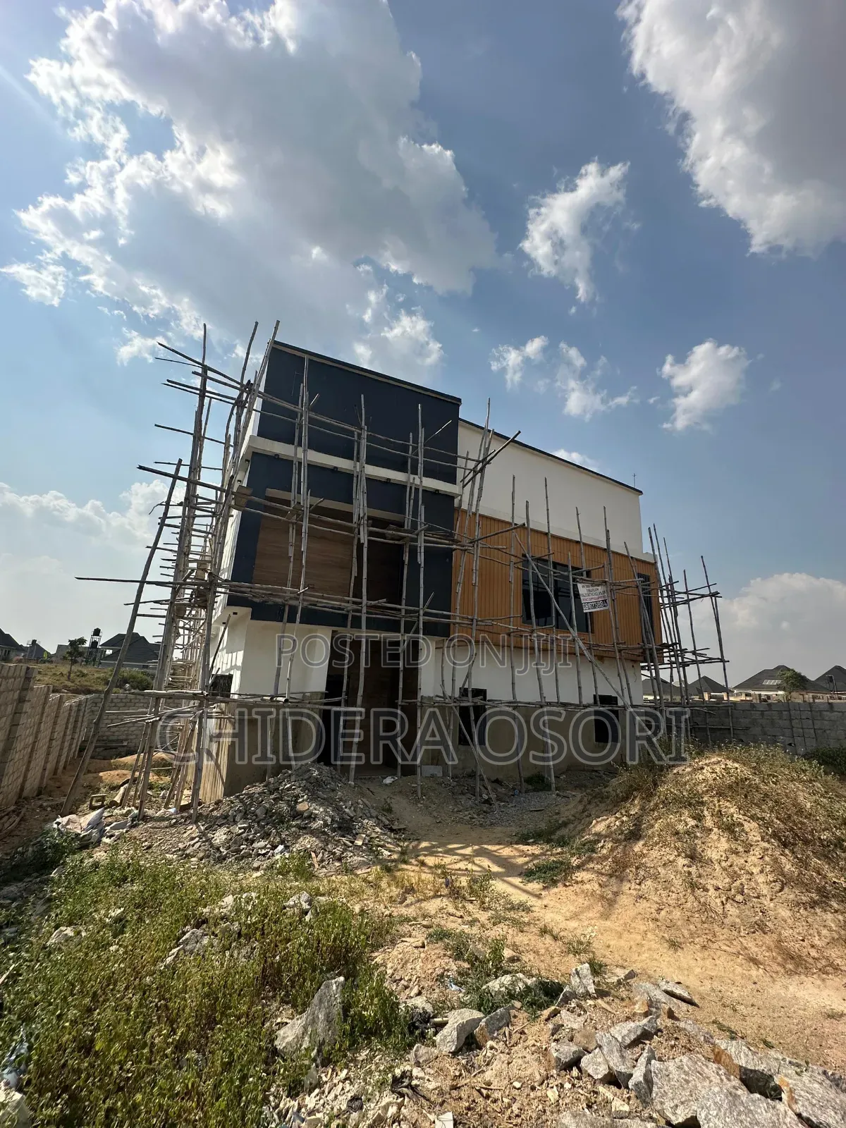 3bdrm Duplex in T Pumpy Estates, Lugbe District for sale
