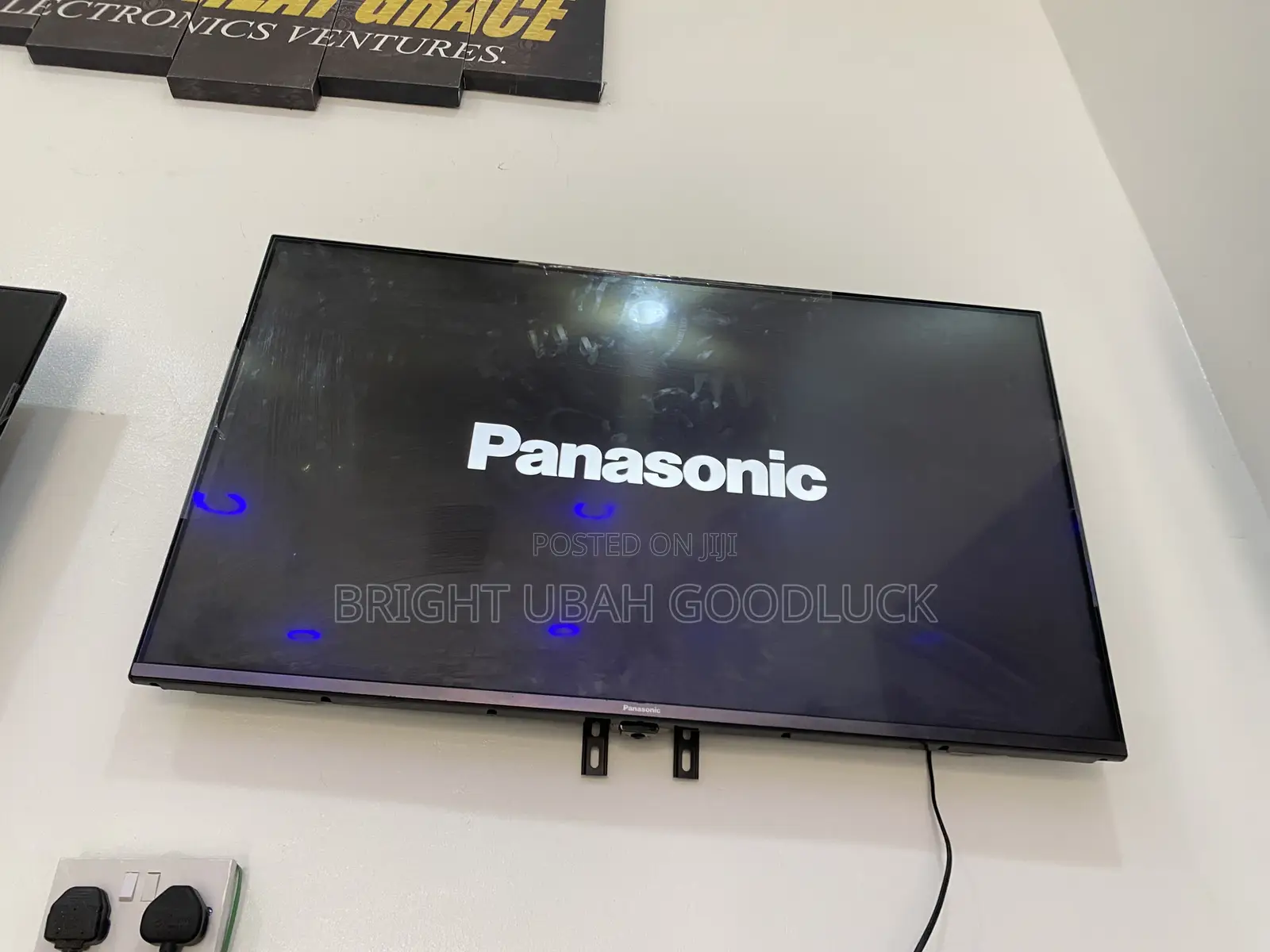 Panasonic 43 Inches Full Smart Tv Altra Tv With Free Netflix Acct