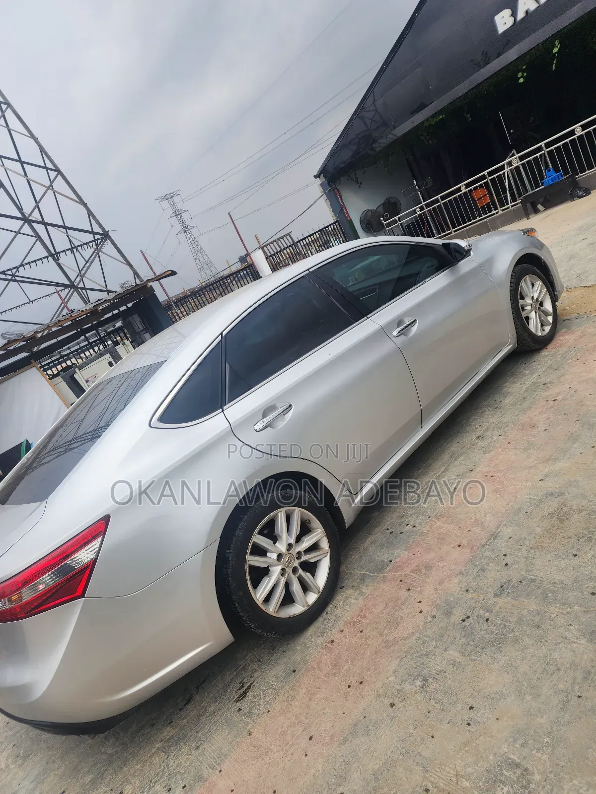 Toyota Avalon XLE Premium Sedan FWD (3.5L 6cyl 6A) 2013 Silver