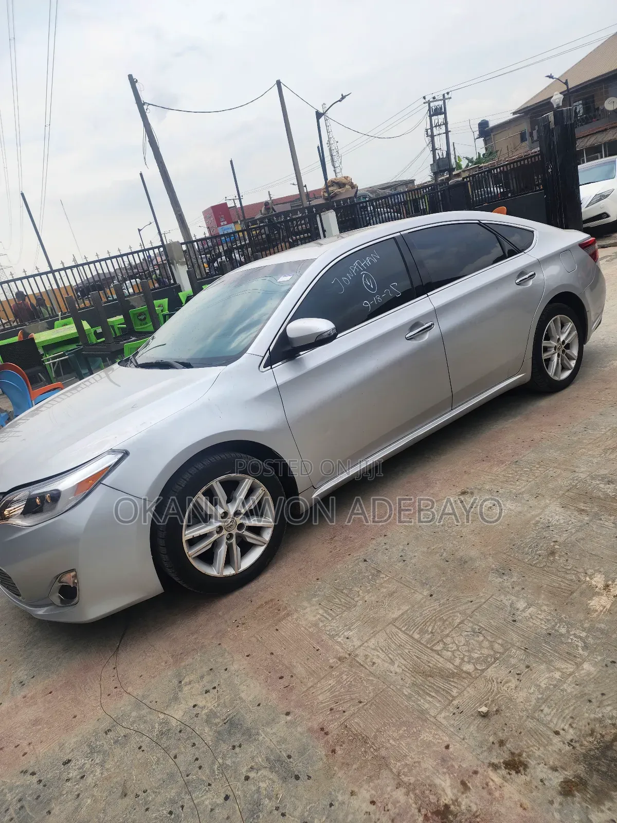 Toyota Avalon XLE Premium Sedan FWD (3.5L 6cyl 6A) 2013 Silver