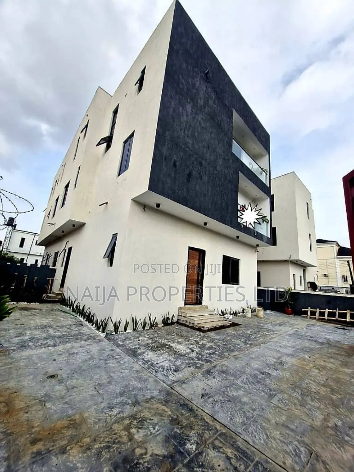 5bdrm Duplex in Idado Estate, Lekki for sale
