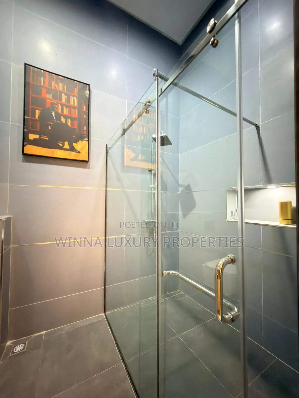 8bdrm Mansion in Asokoro Main for sale