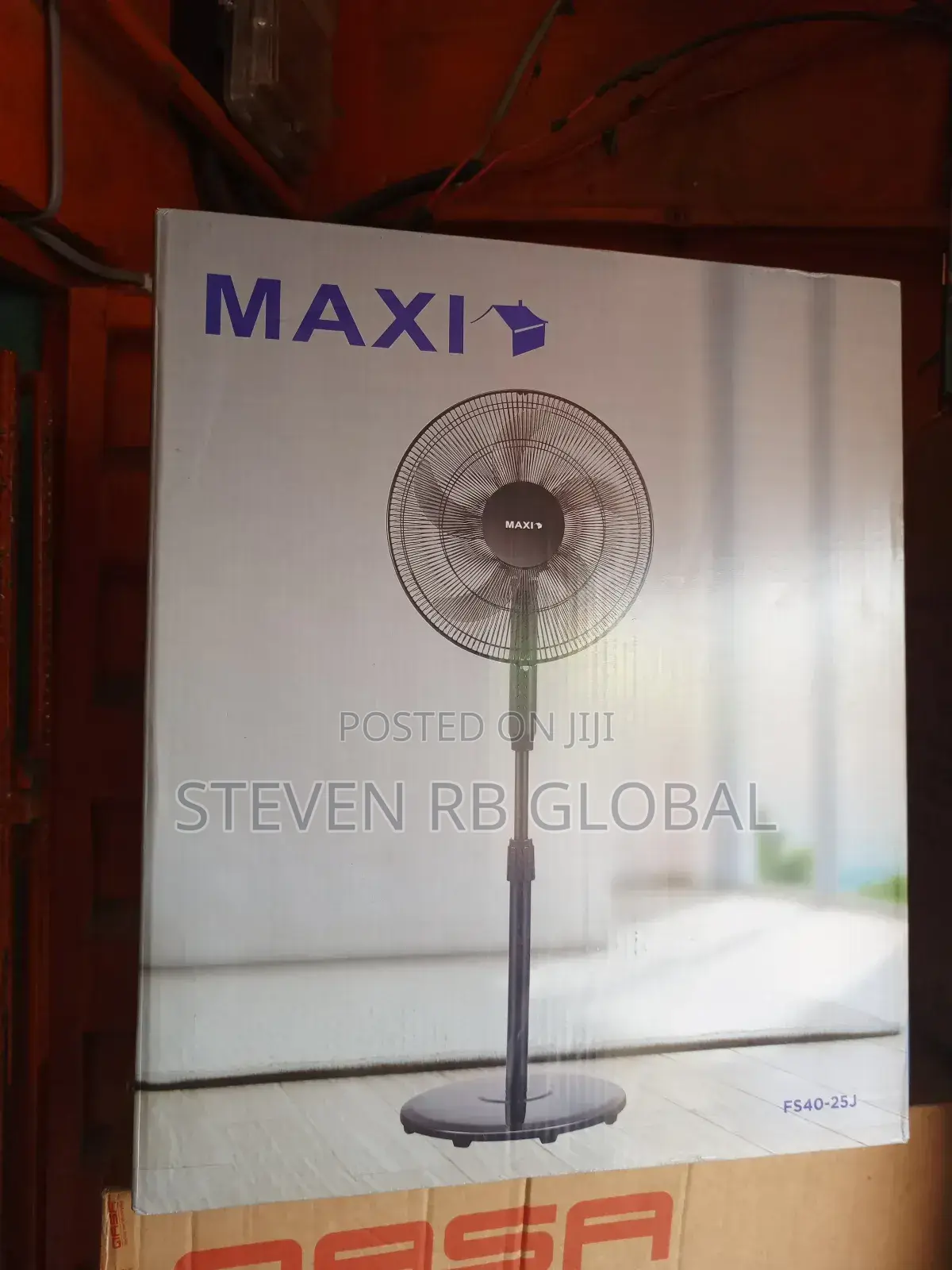 Maxi 16′′ Standing Fan (Black) | Model 40-25j