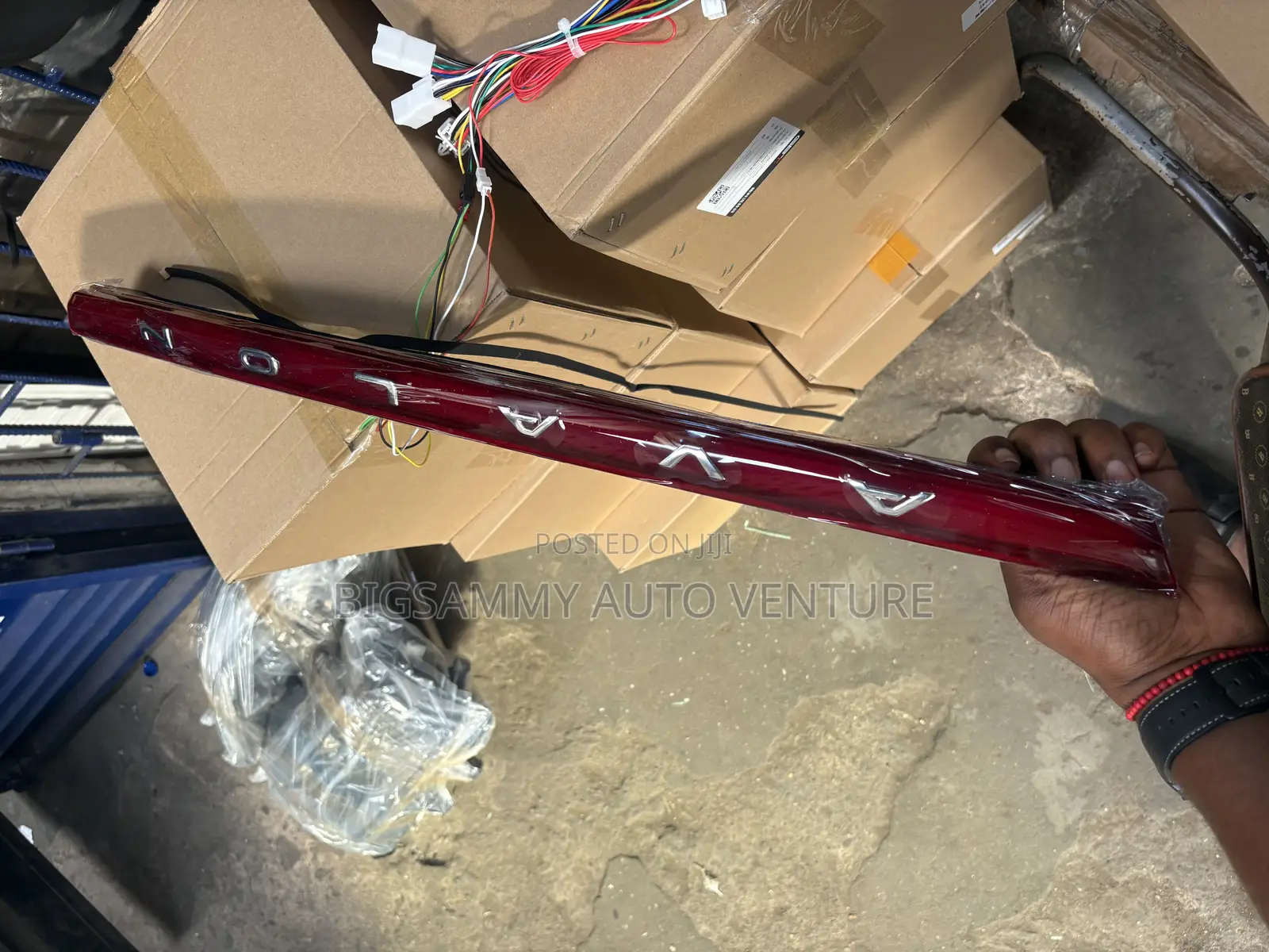 Toyota Avalon 2024 Booth Chrome With Light
