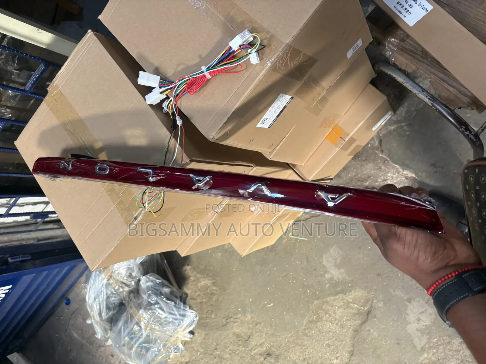 Toyota Avalon 2024 Booth Chrome With Light