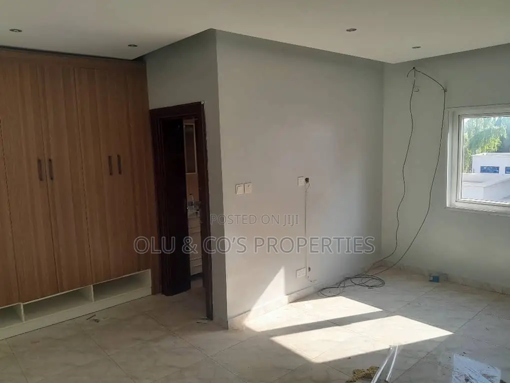 4bdrm Duplex in Wuse for rent