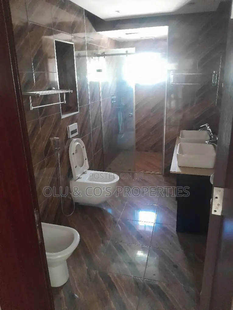 4bdrm Duplex in Wuse for rent