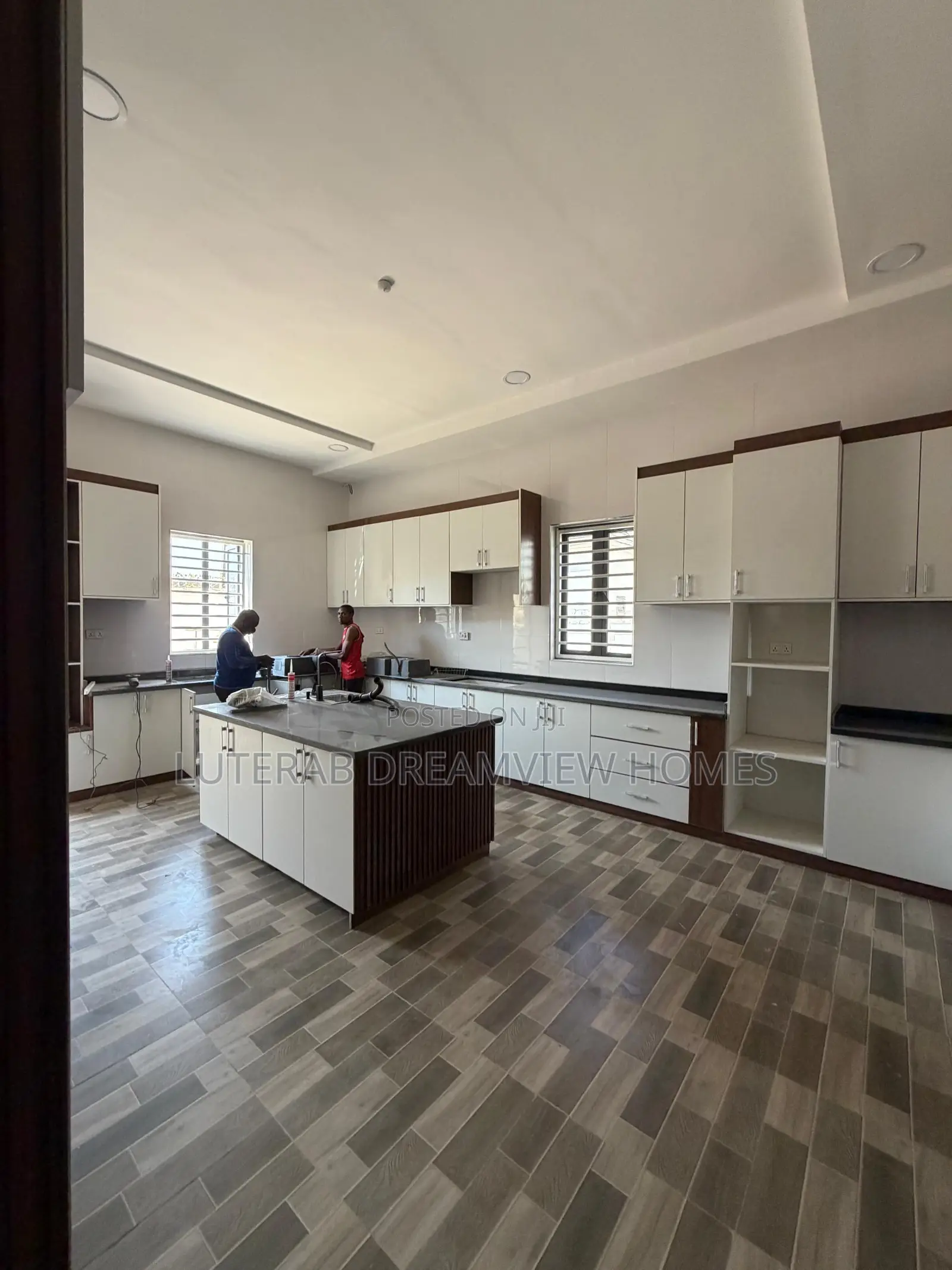 7bdrm Mansion in Gwarinpa for sale