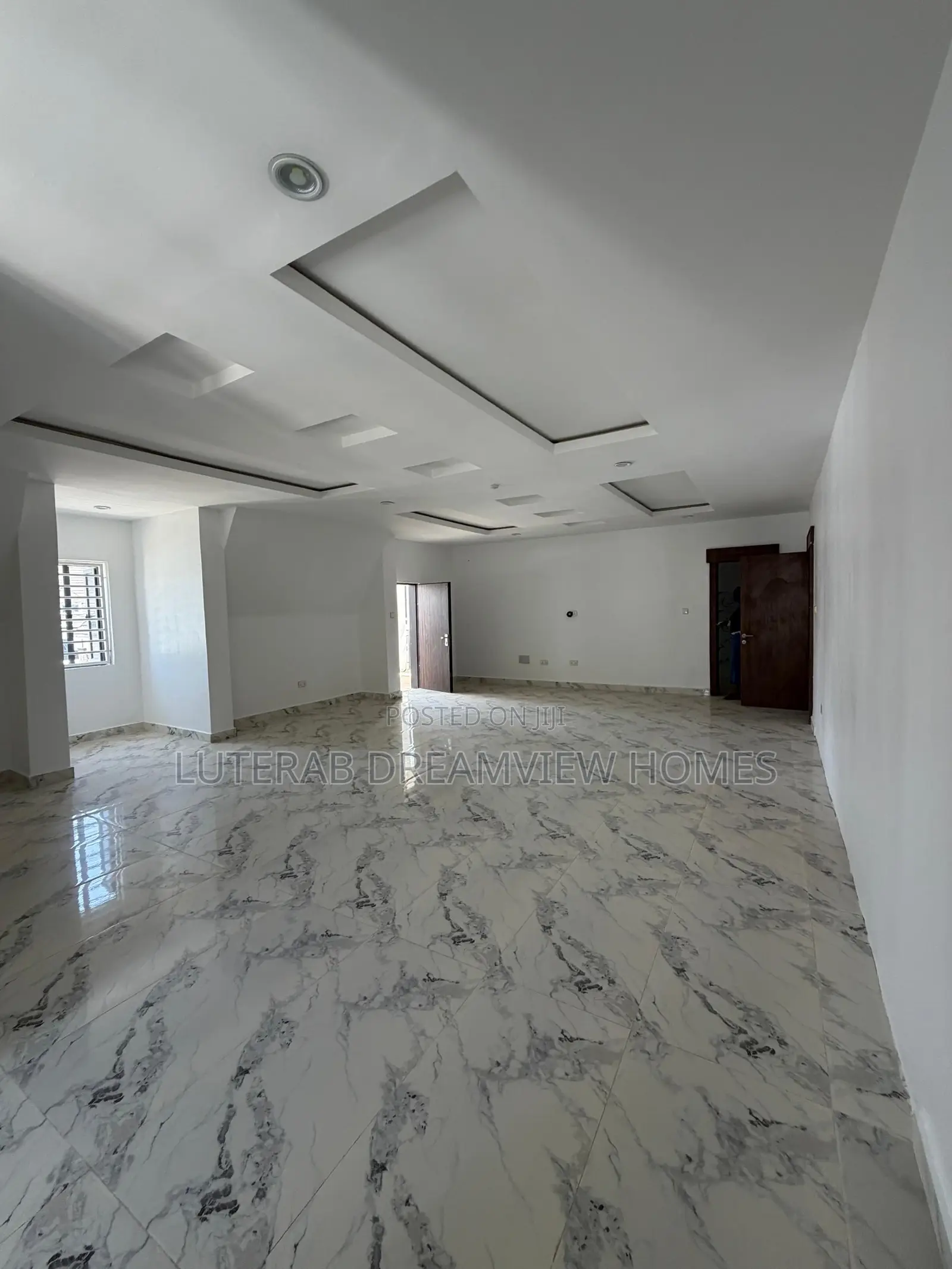 7bdrm Mansion in Gwarinpa for sale