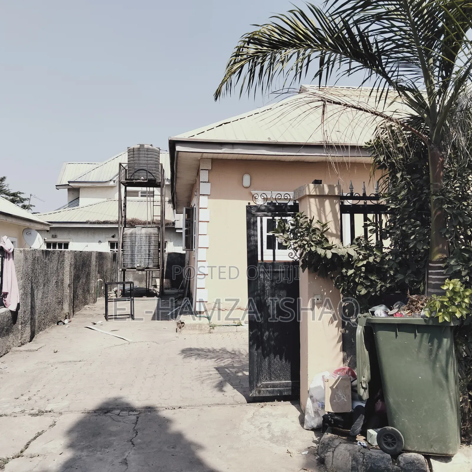 4bdrm Bungalow in Palm Hight, Lugbe District for sale