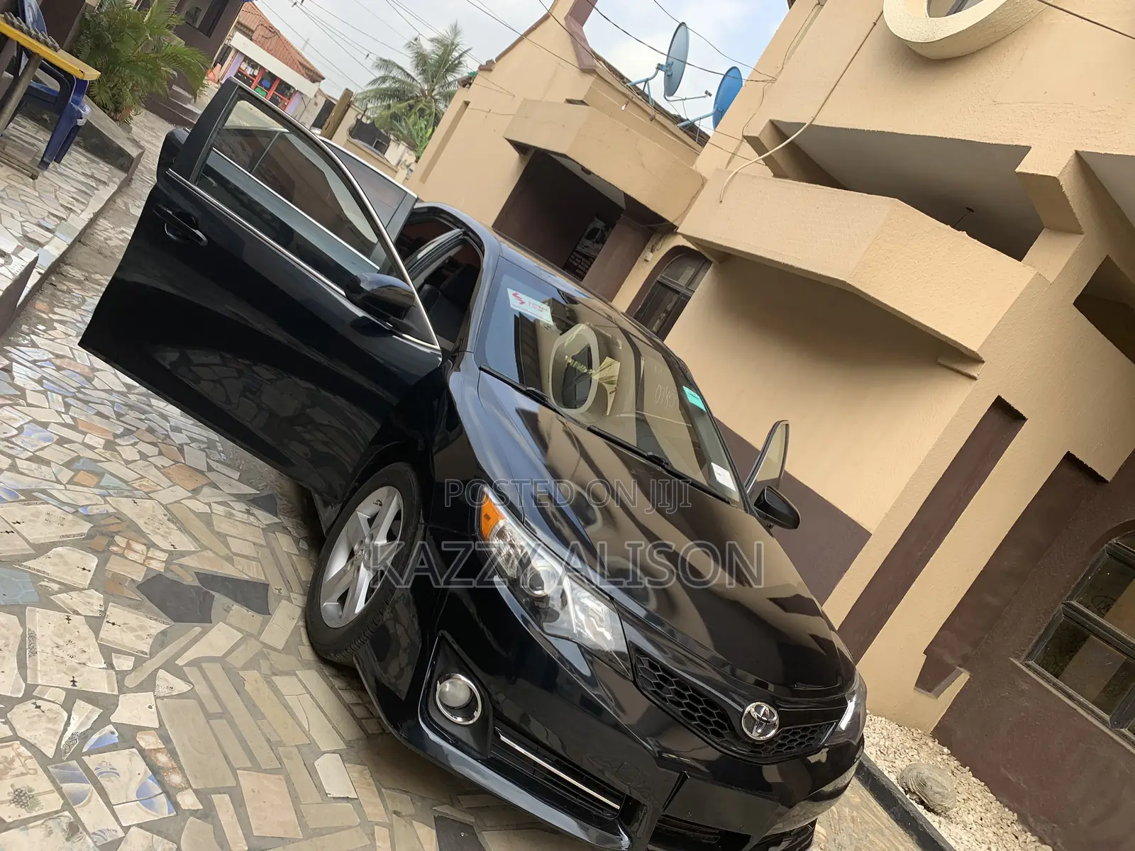 Toyota Camry SE 4dr Sedan (2.5L 4cyl 6A) 2013 Black