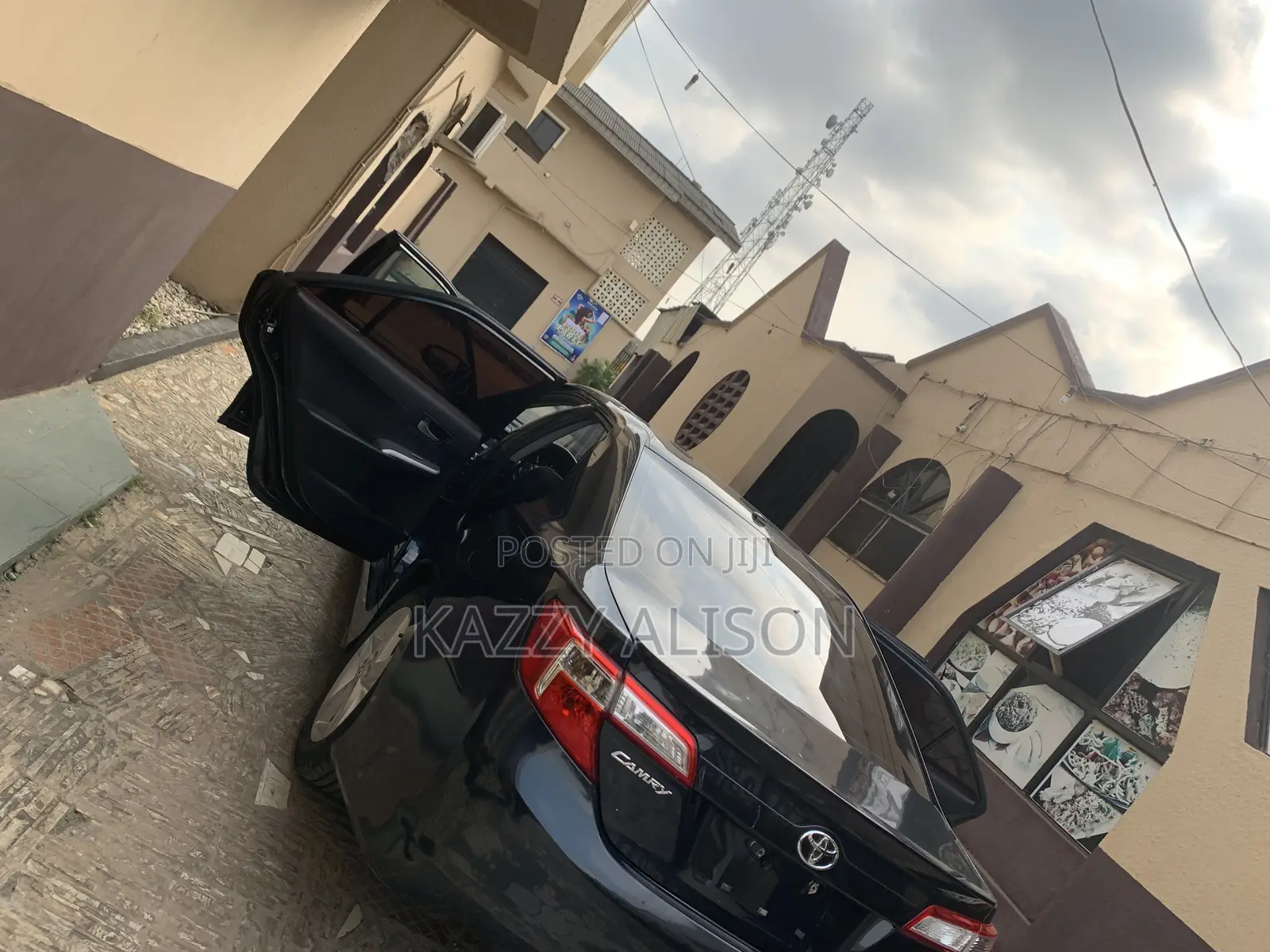 Toyota Camry SE 4dr Sedan (2.5L 4cyl 6A) 2013 Black