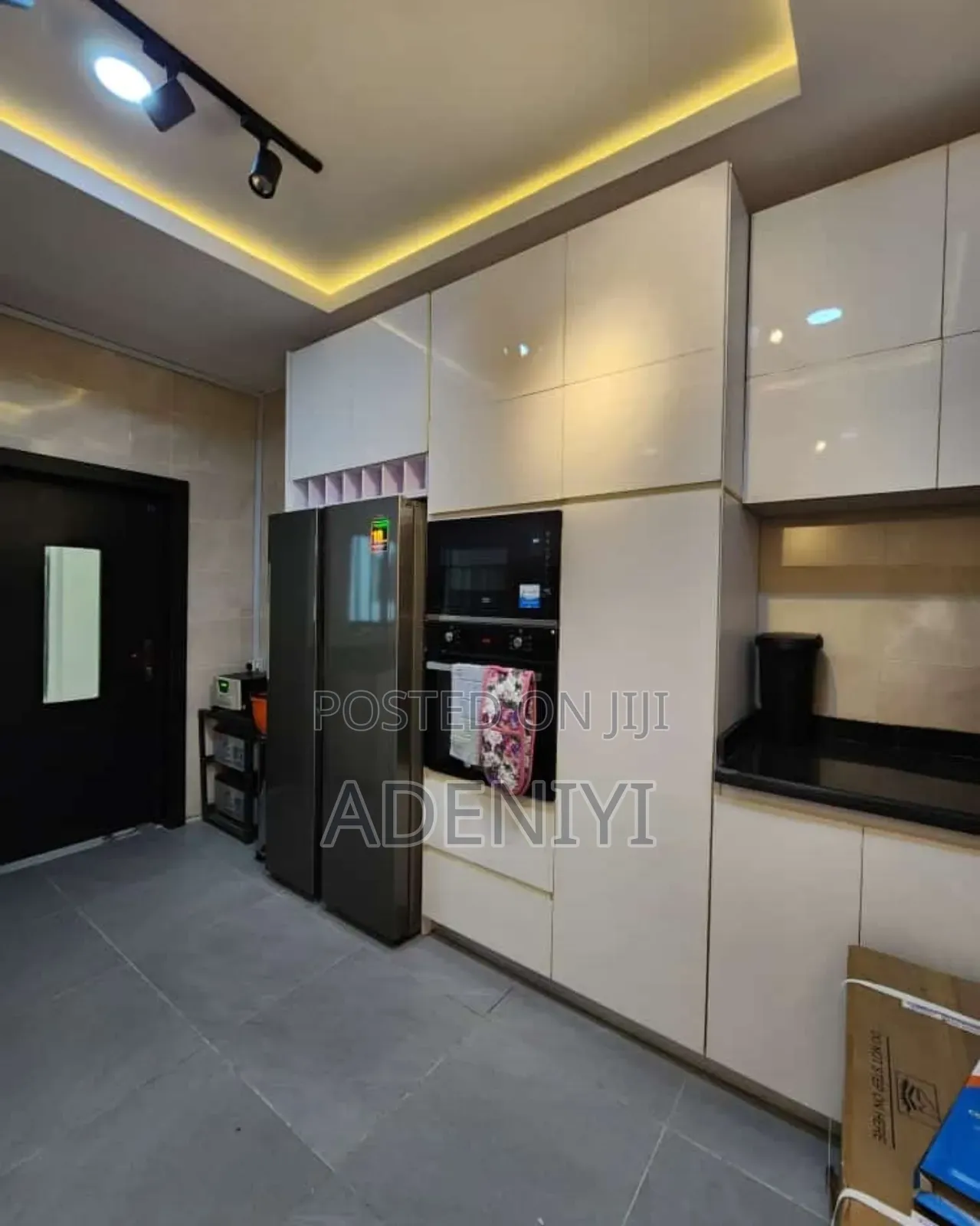 Modern High Gloss Kitchen Cabinet