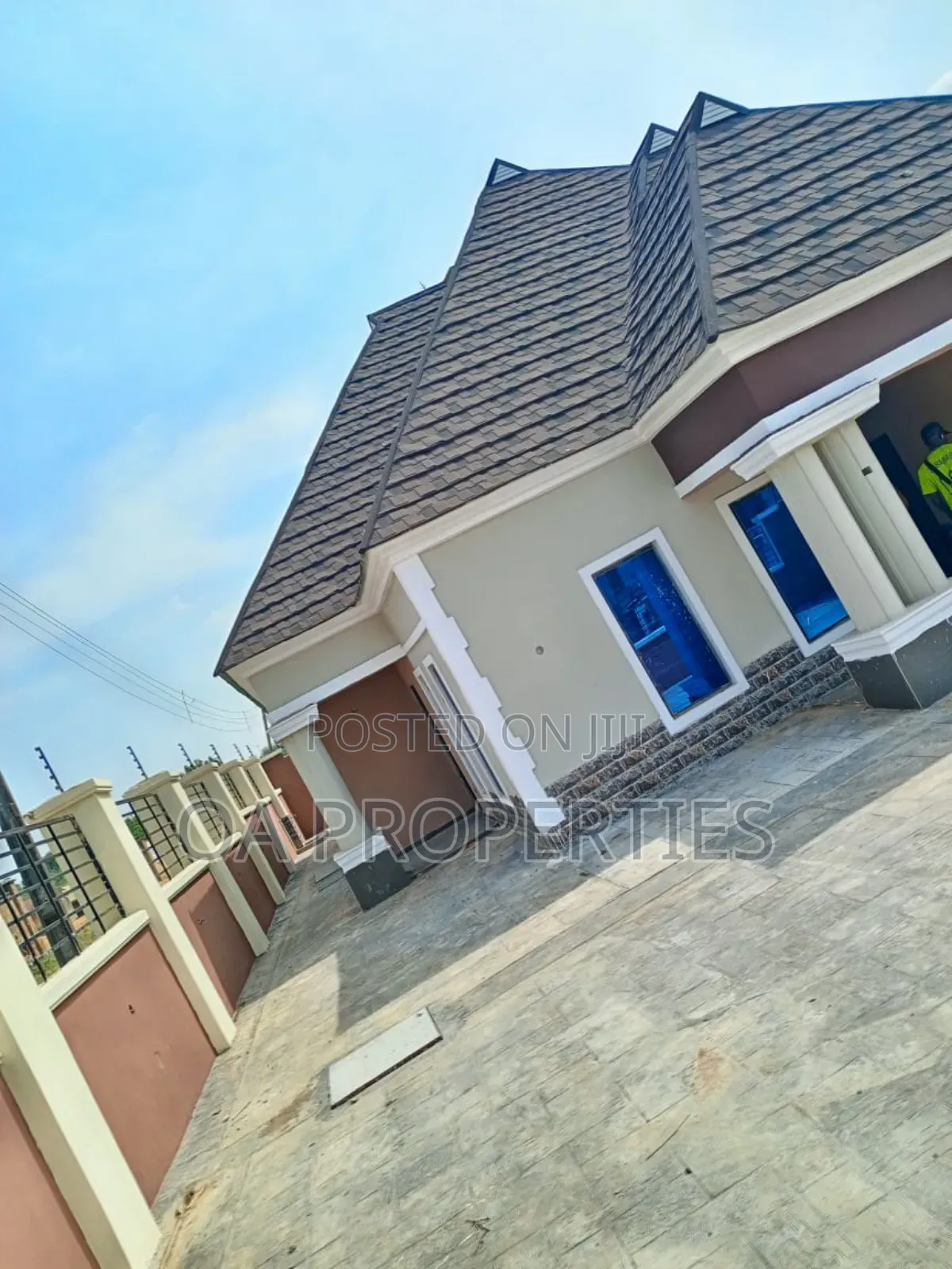 5bdrm Bungalow in Ibadan for sale