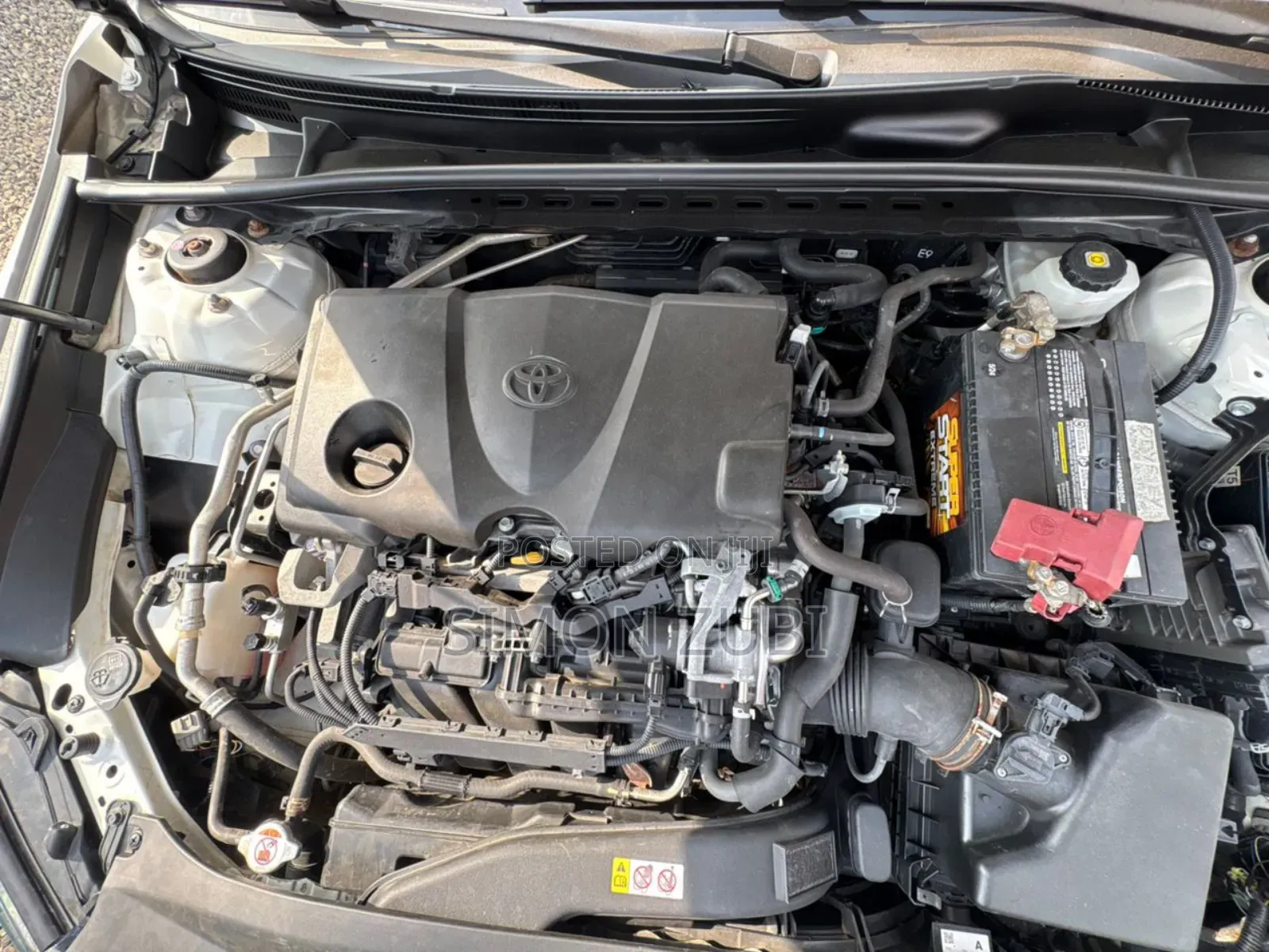 Toyota Camry SE (2.5L 4cyl 8A) 2019 White