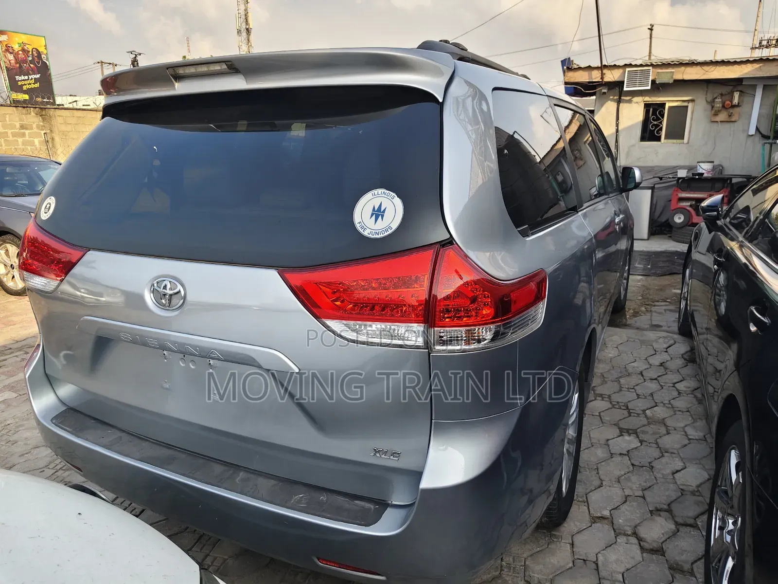 Toyota Sienna Limited FWD 7-Passenger 2013 Silver