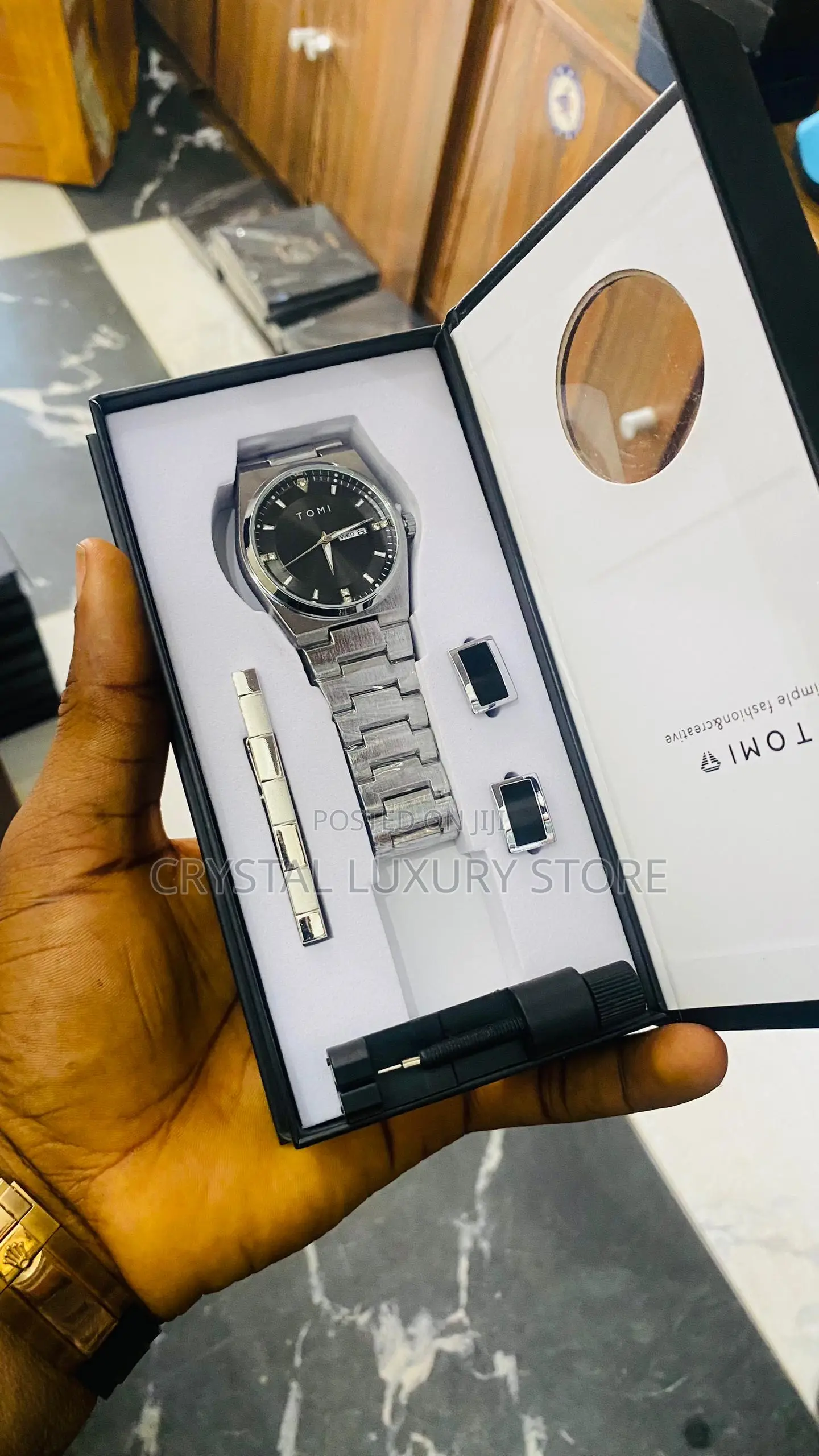 Tomi Quality Men Chain Strap Wristwatch