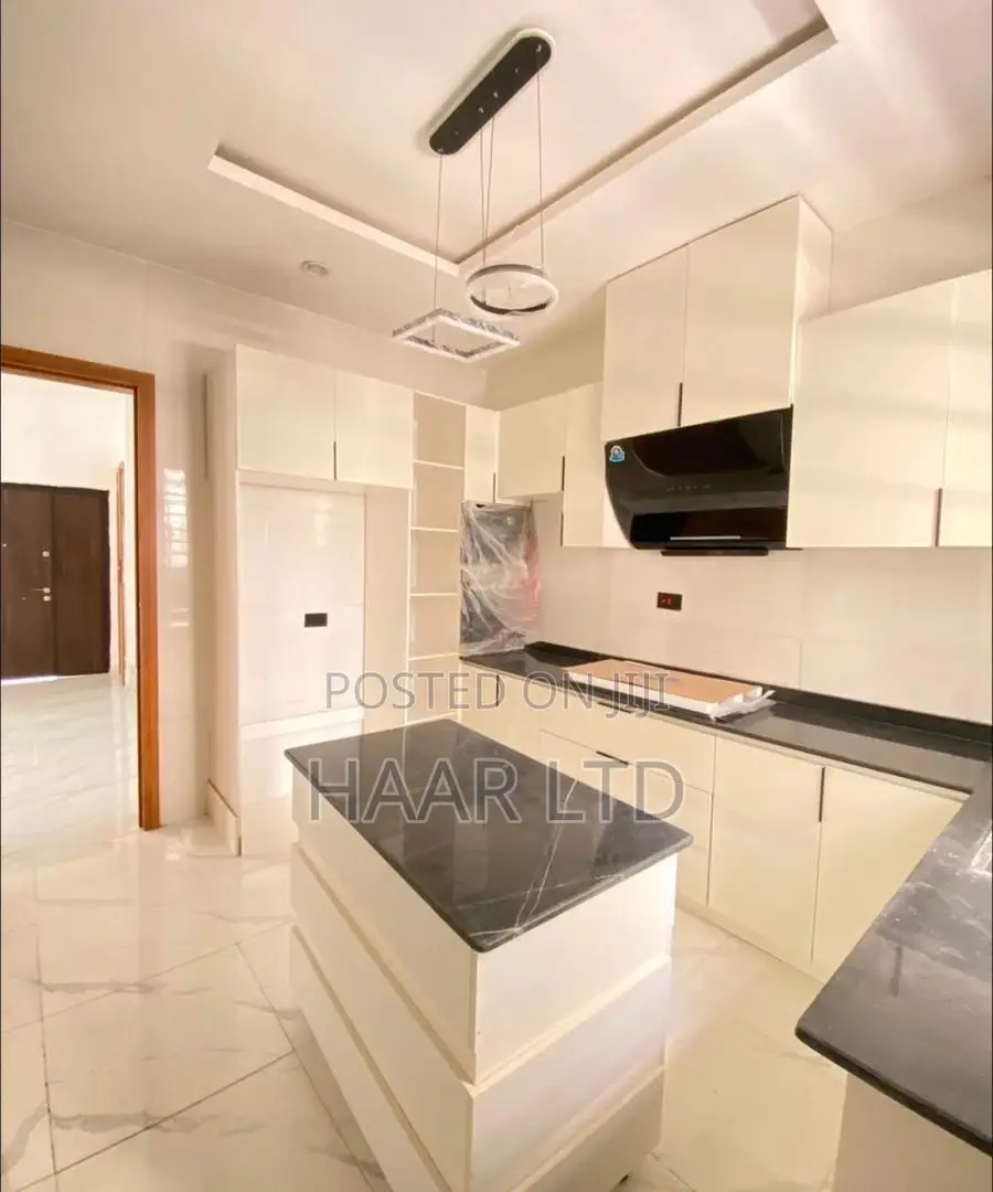4bdrm Duplex in Lekki Phase 2 for rent