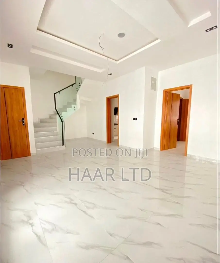 4bdrm Duplex in Lekki Phase 2 for rent