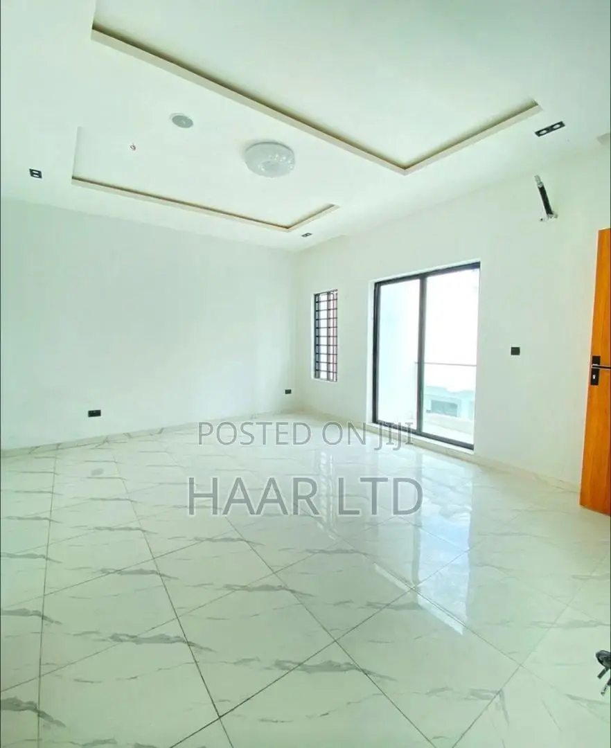 4bdrm Duplex in Lekki Phase 2 for rent