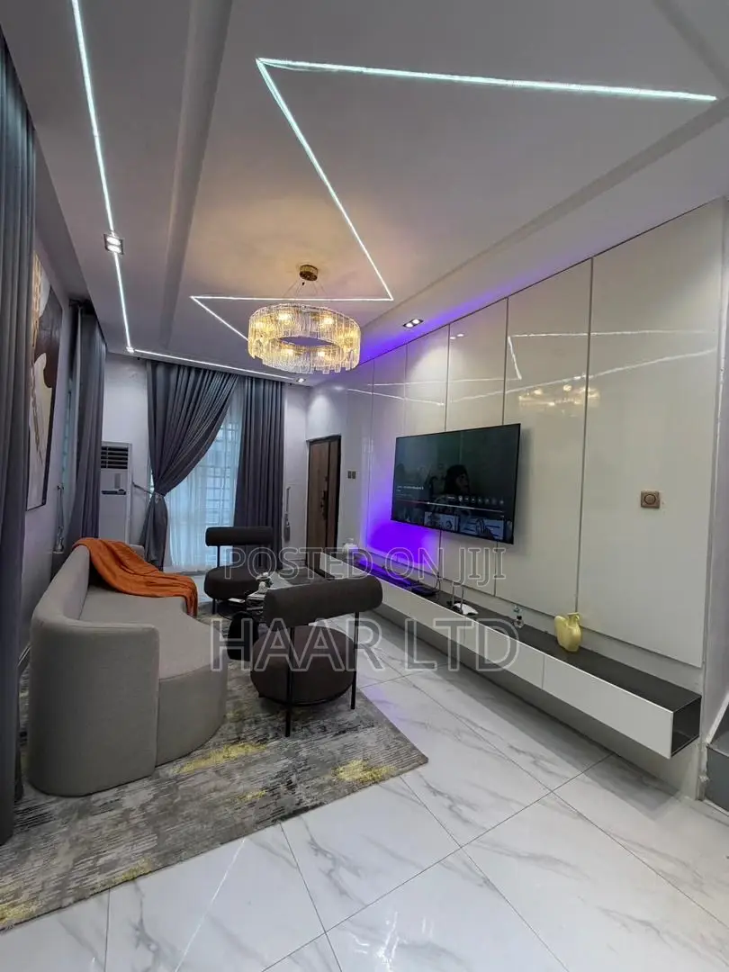 Furnished 5bdrm Apartment in Chevron for sale