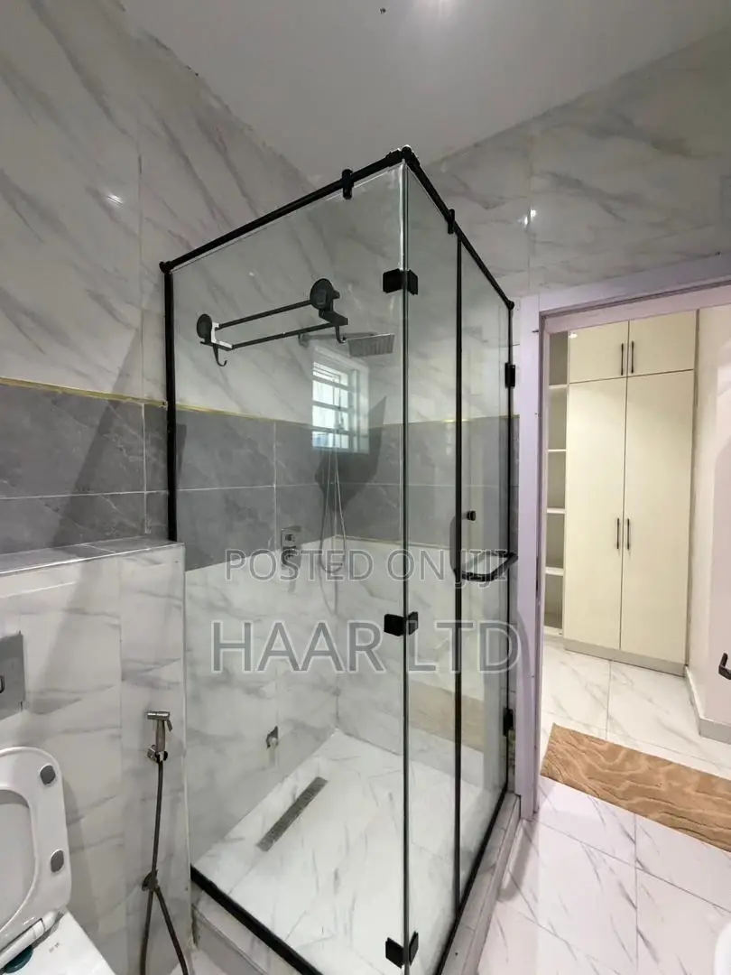 Furnished 5bdrm Apartment in Chevron for sale