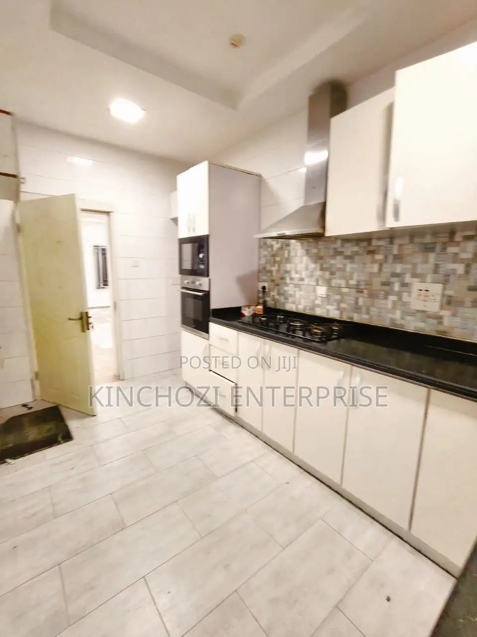 3bdrm Apartment in Lekki Enclave Road for rent