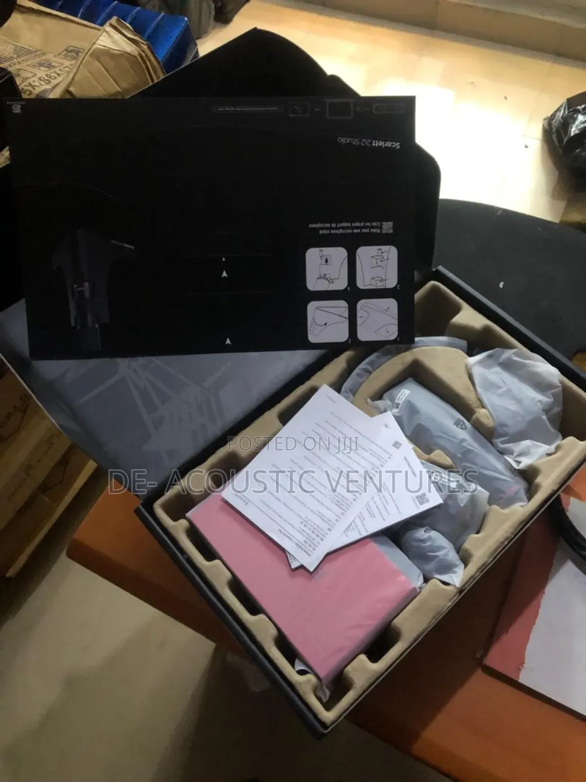 4th Gen Full Package Scarlette Studio Kit