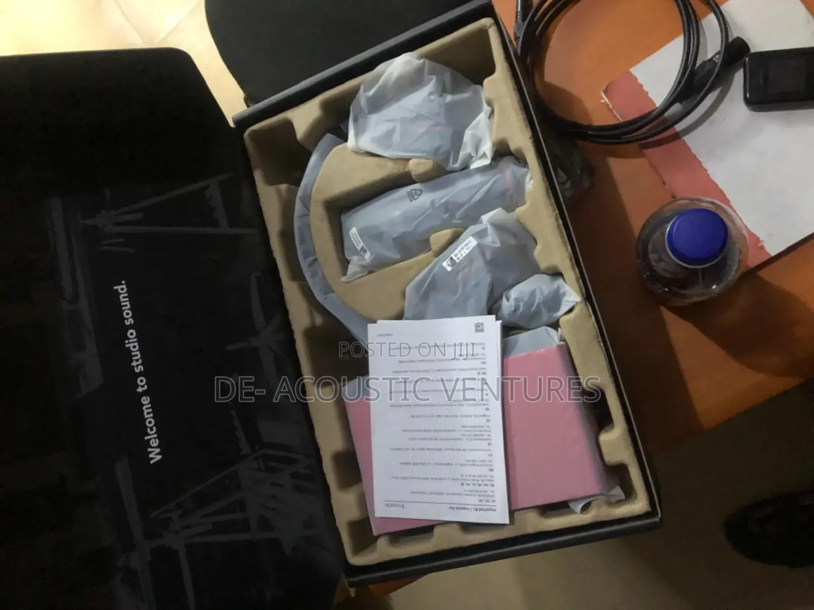 4th Gen Full Package Scarlette Studio Kit