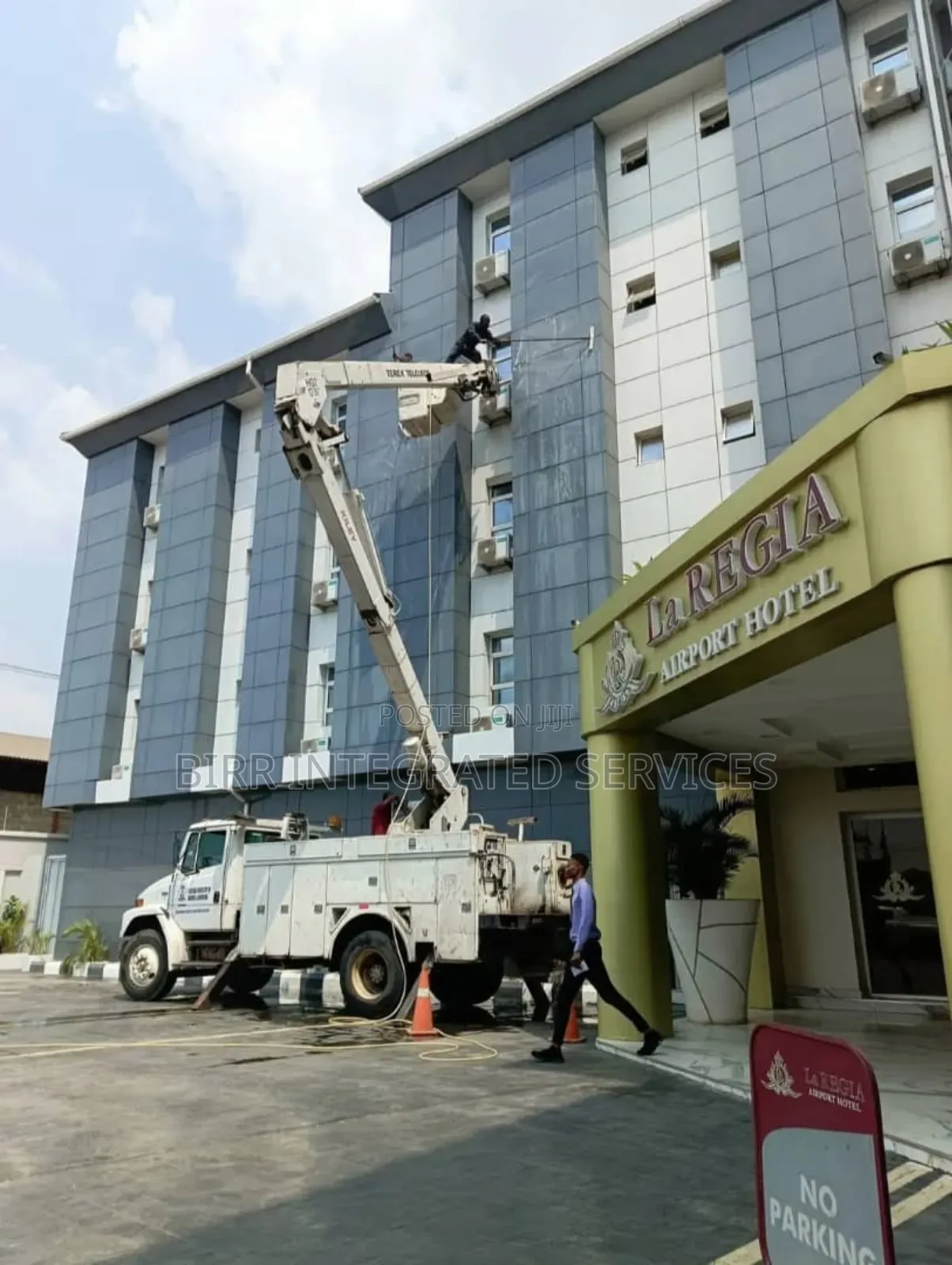 High Rise Building Facade Cleaning