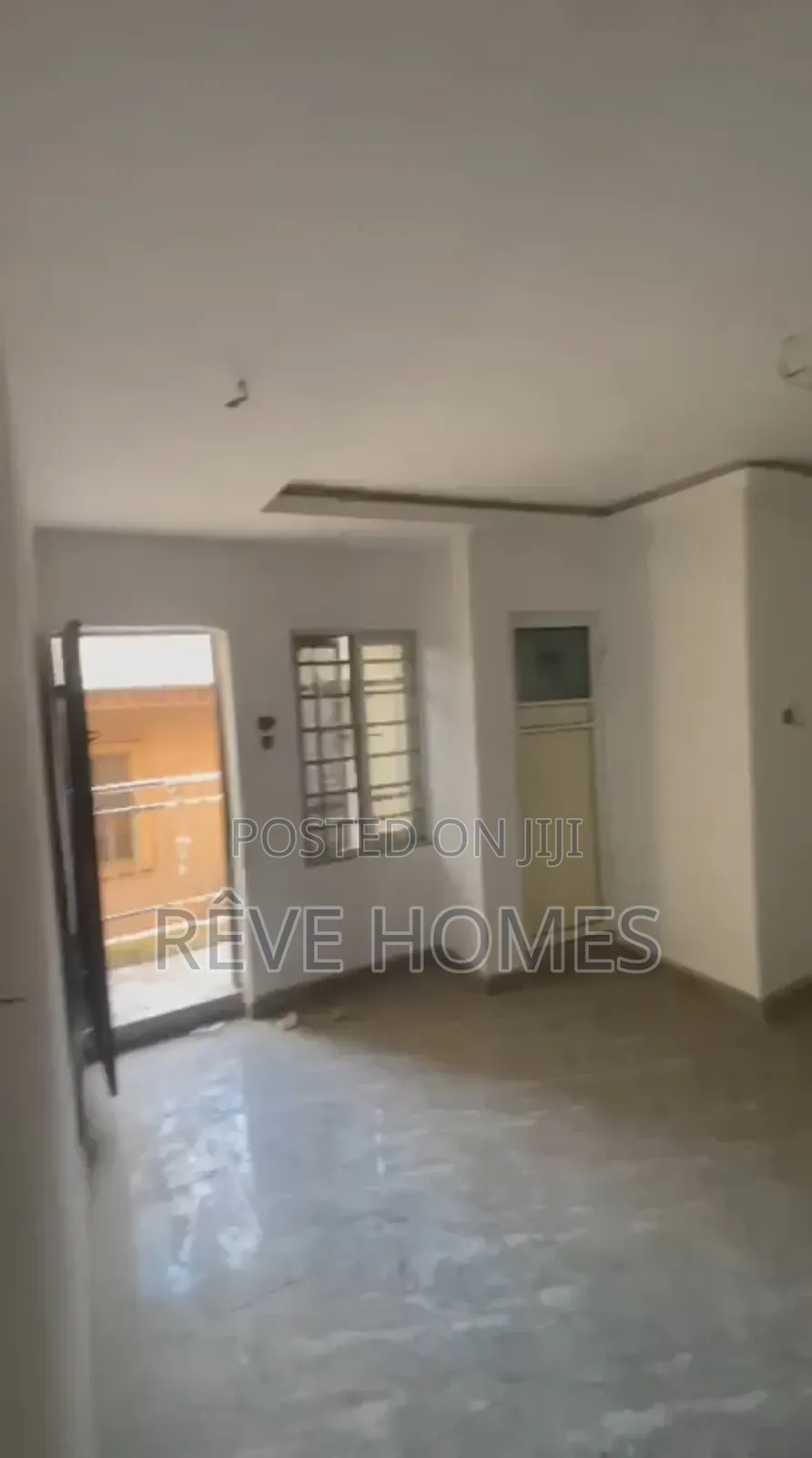 1bdrm Apartment in Lawanson, Surulere for rent