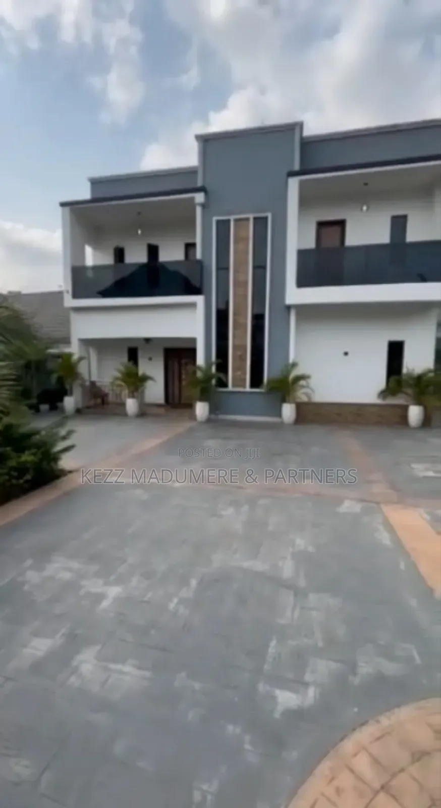 4bdrm Duplex in Shell Cooperative for sale