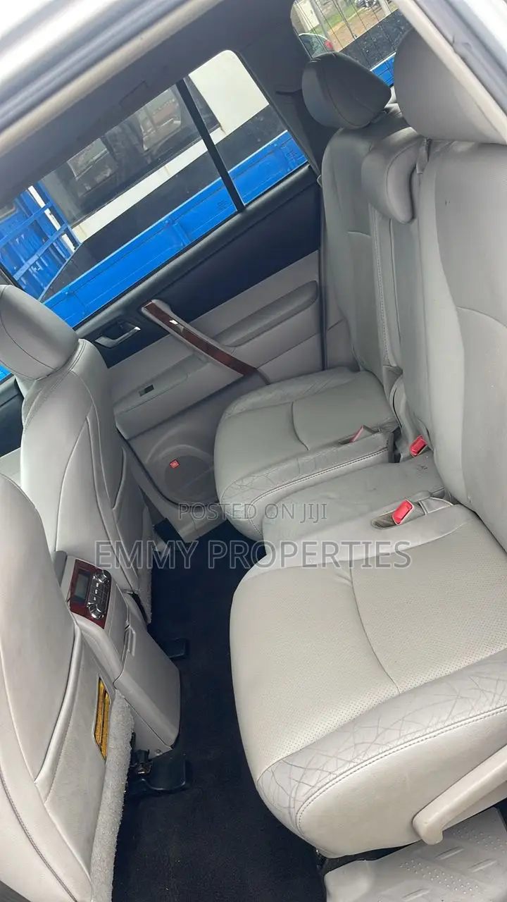 Toyota Highlander 2013 Silver