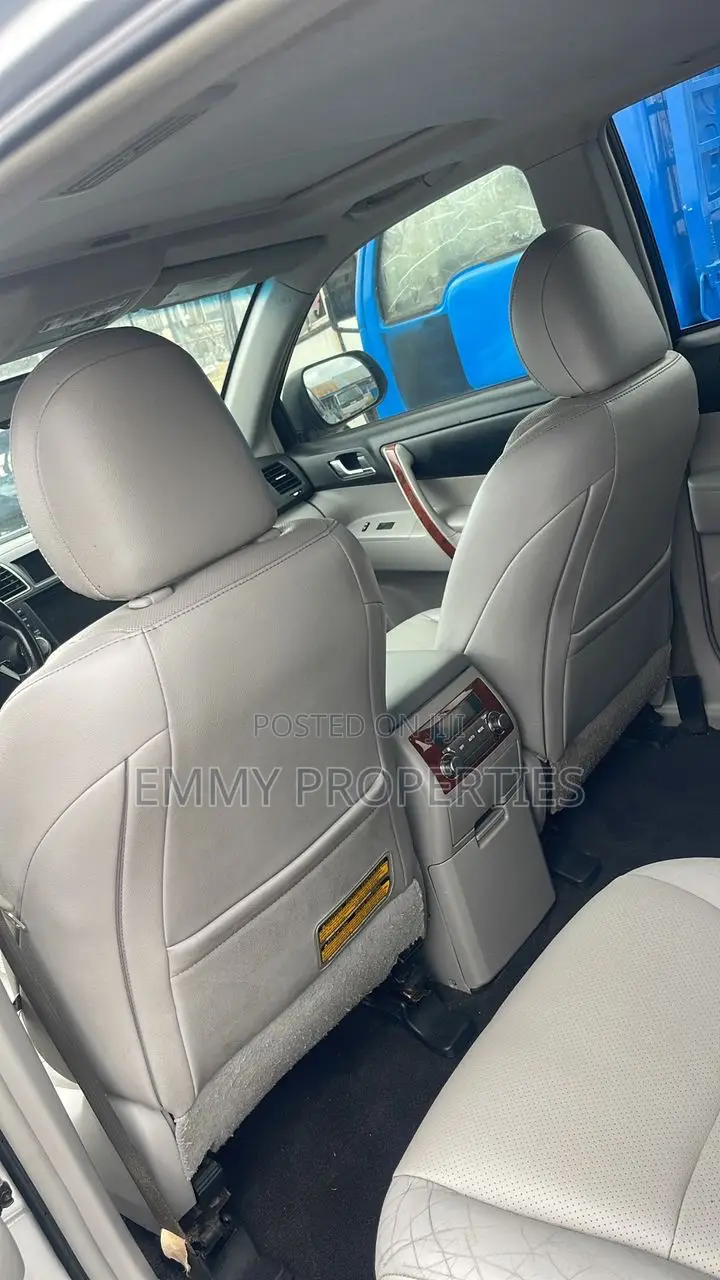Toyota Highlander 2013 Silver