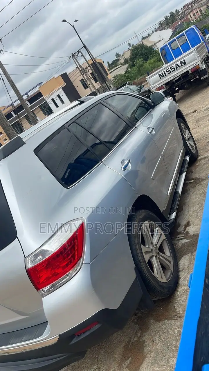Toyota Highlander 2013 Silver