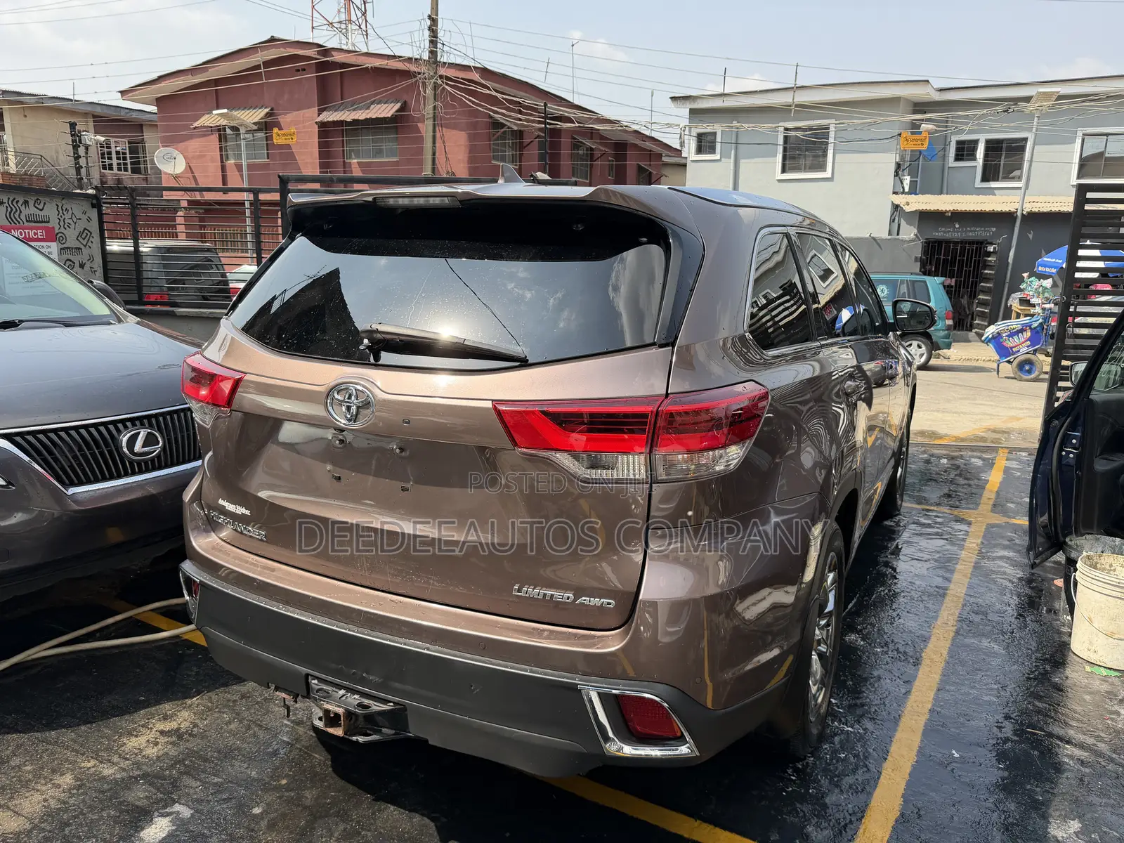 Toyota Highlander Limited 4x4 V6 (3.5L 6cyl 8A) 2017 Brown