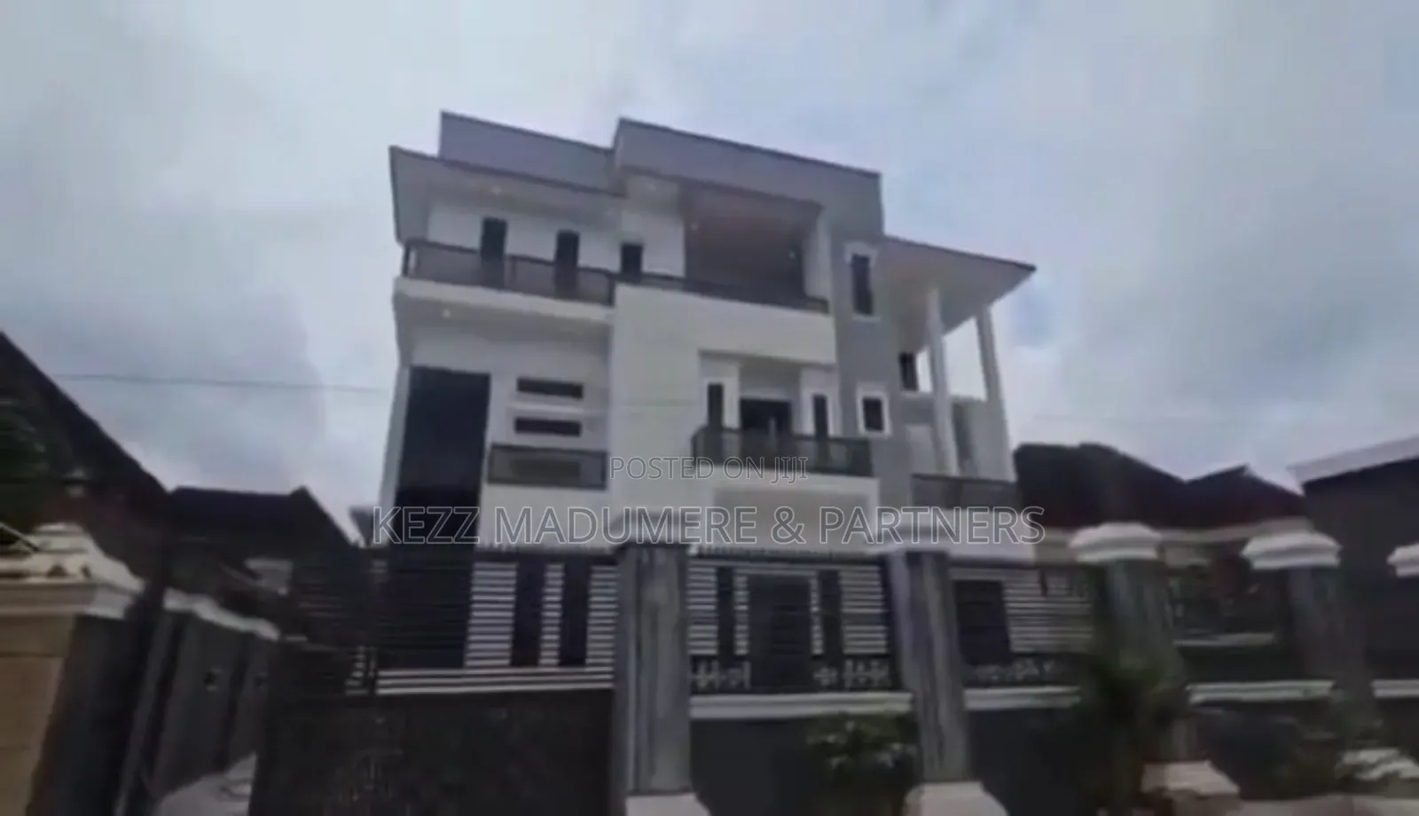 9bdrm Duplex in Udenwa Gardens for sale