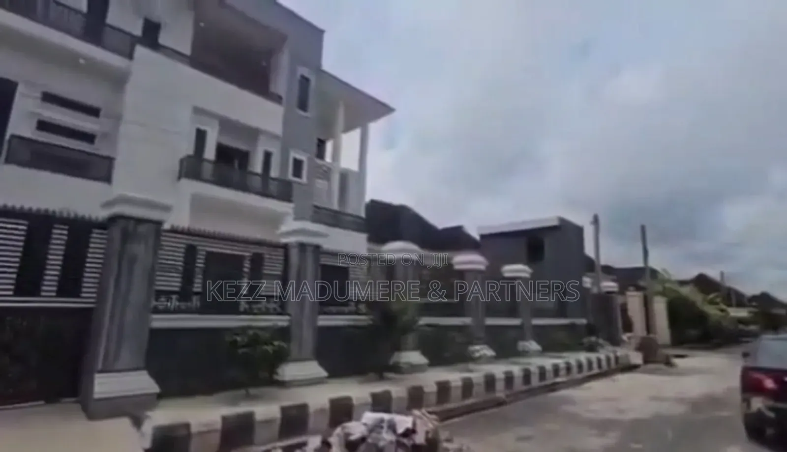 9bdrm Duplex in Udenwa Gardens for sale