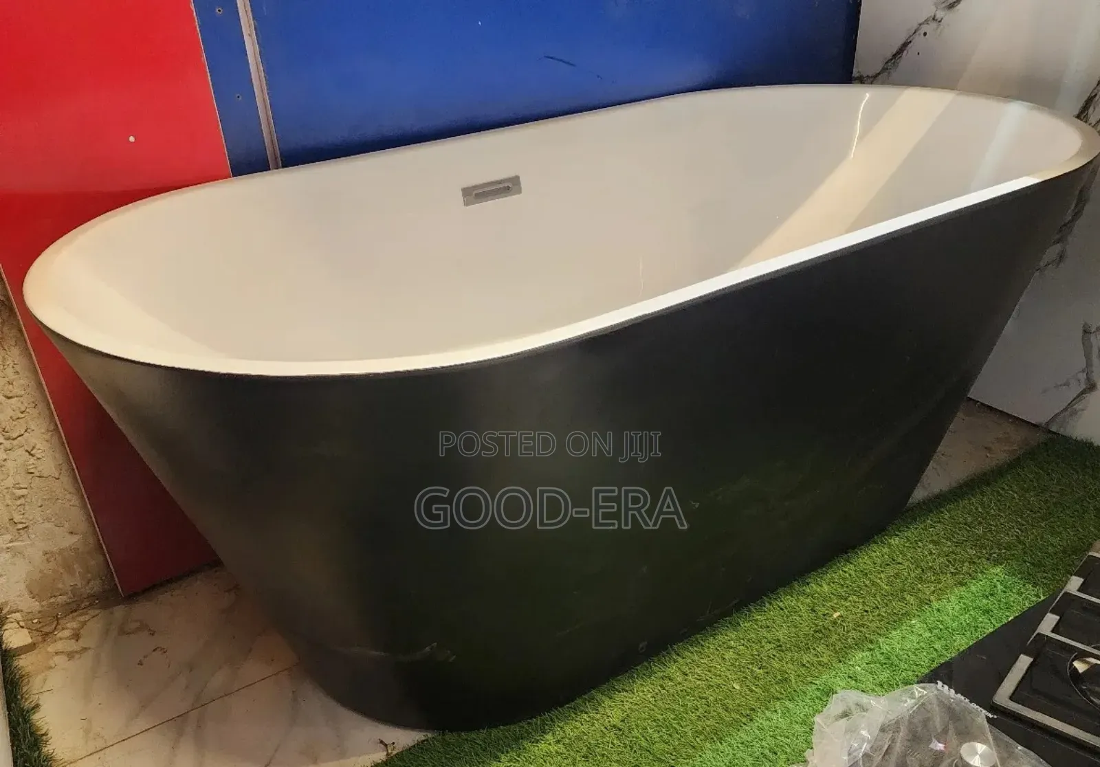 Black and White Free Stand Bath