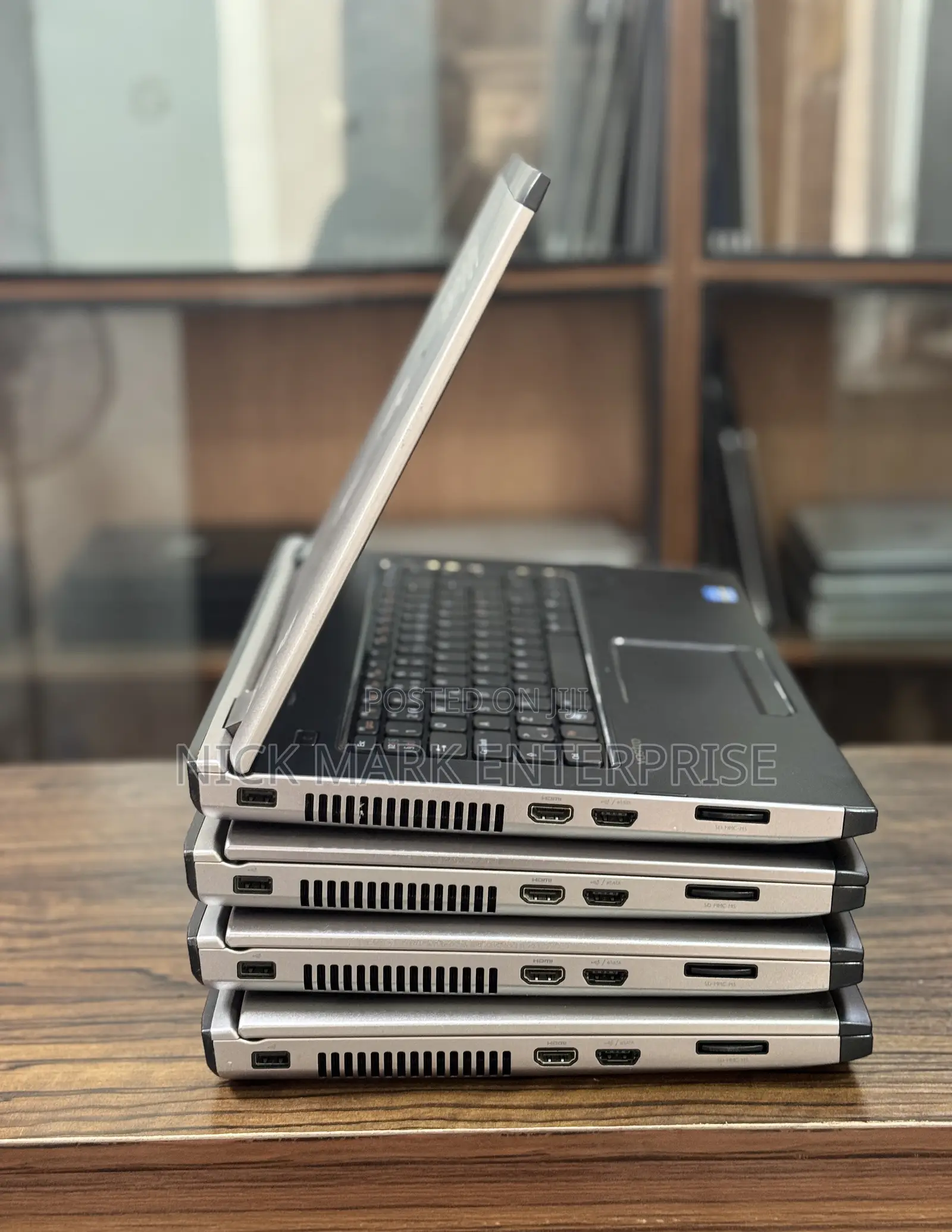 Laptop Dell Vostro 3550 4GB Intel Core i3 HDD 250GB