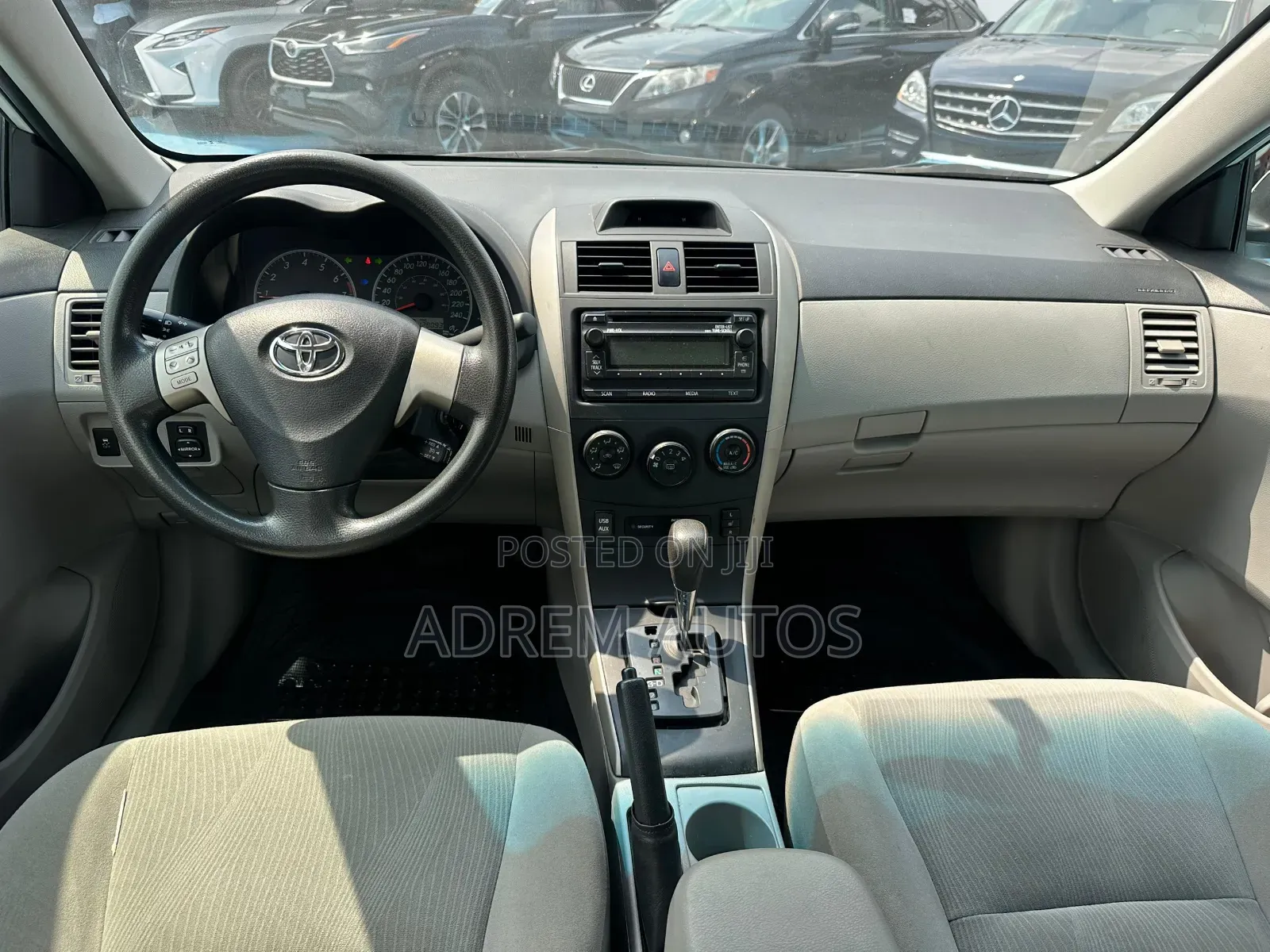 Toyota Corolla LE 4dr Sedan (1.8L 4cyl 4A) 2013 White