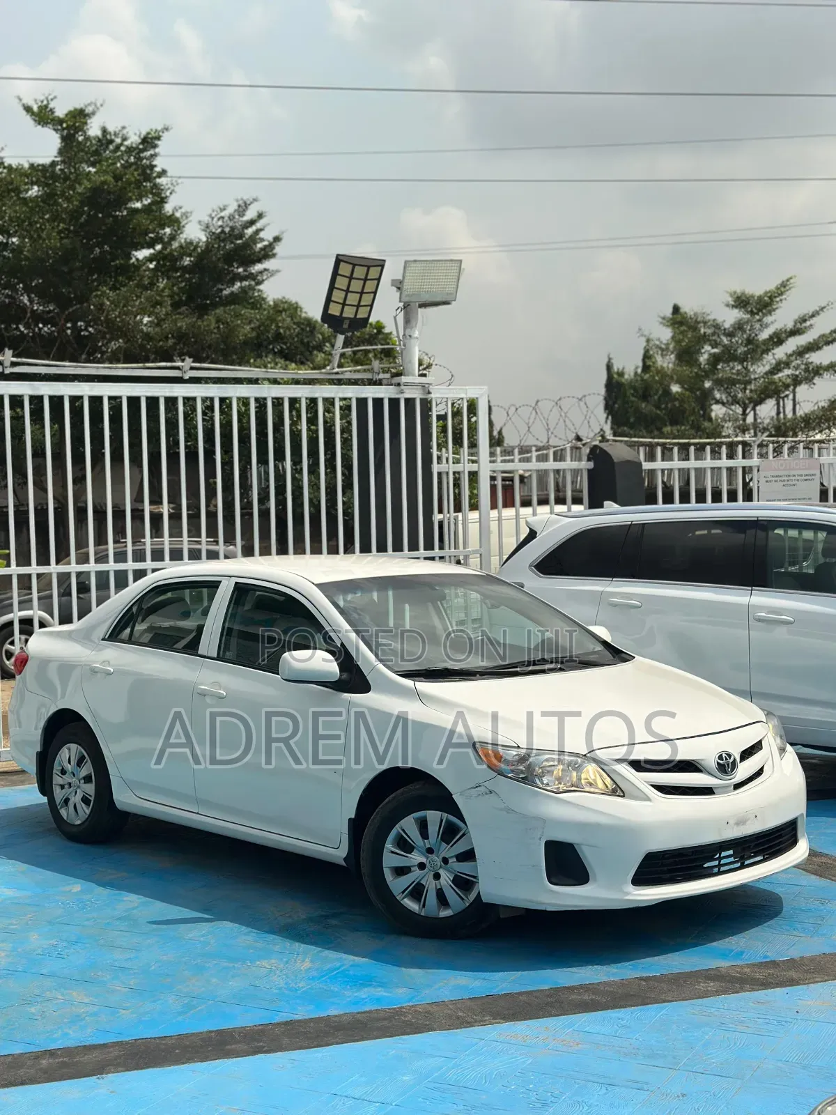 Toyota Corolla LE 4dr Sedan (1.8L 4cyl 4A) 2013 White