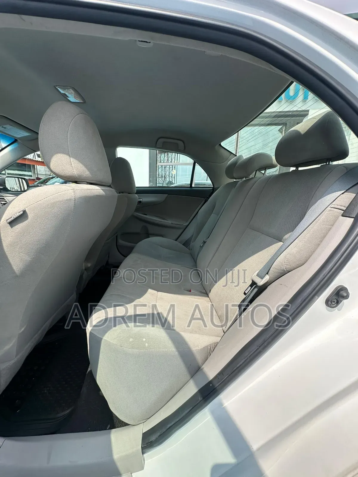 Toyota Corolla LE 4dr Sedan (1.8L 4cyl 4A) 2013 White