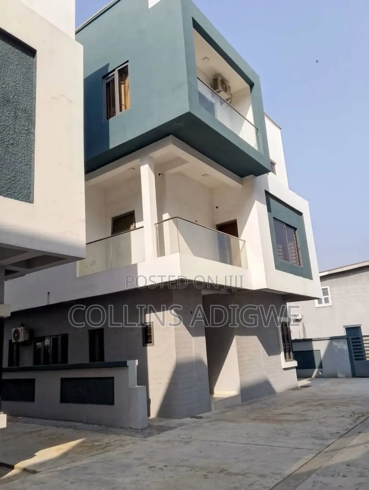 4bdrm Duplex in Orchid Chevron for sale