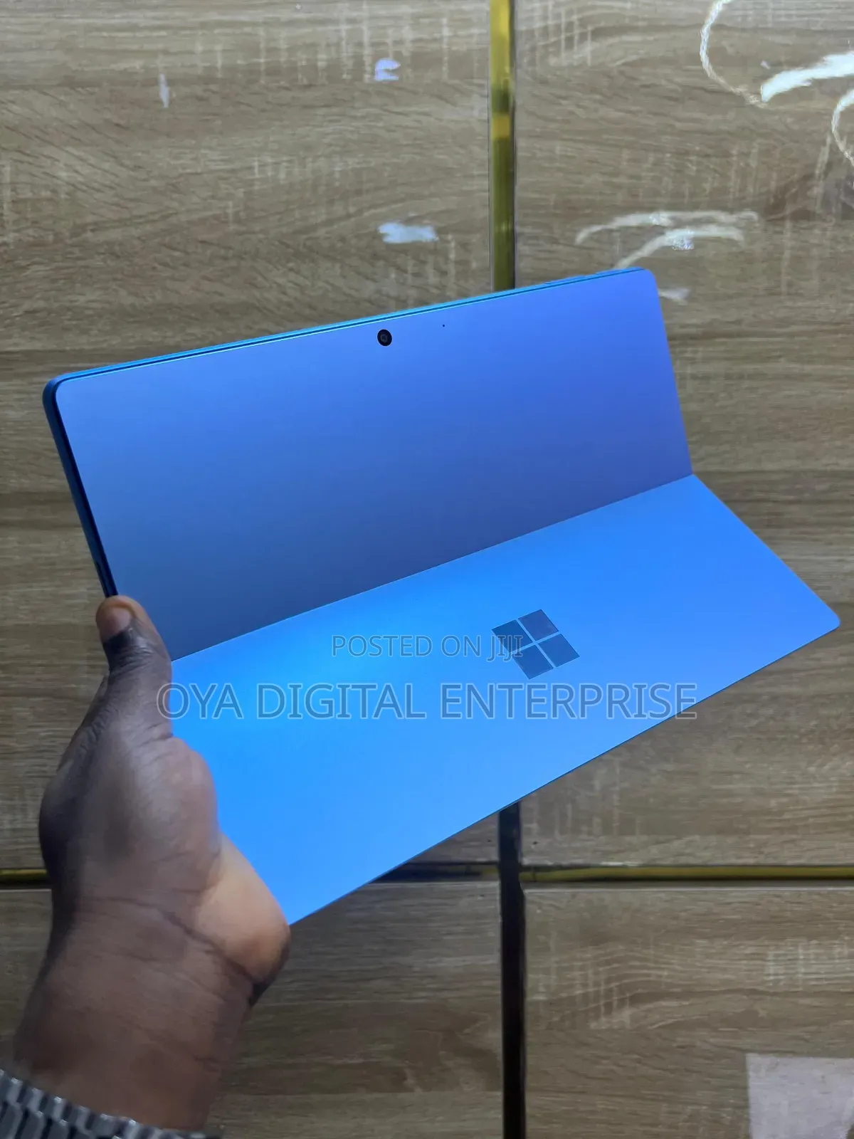 Laptop Microsoft Surface Pro 11th Edition, a Copilot+ PC 16GB SSD 1T